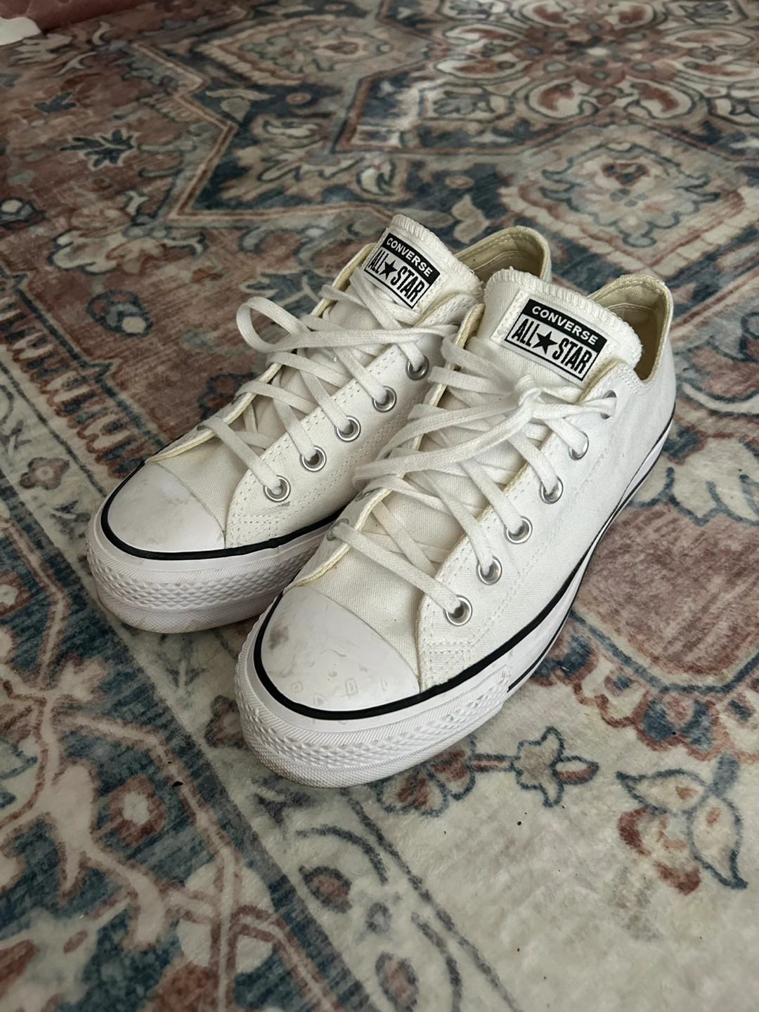 Converse Chuck Taylor All Star Low Top Sneakers - White