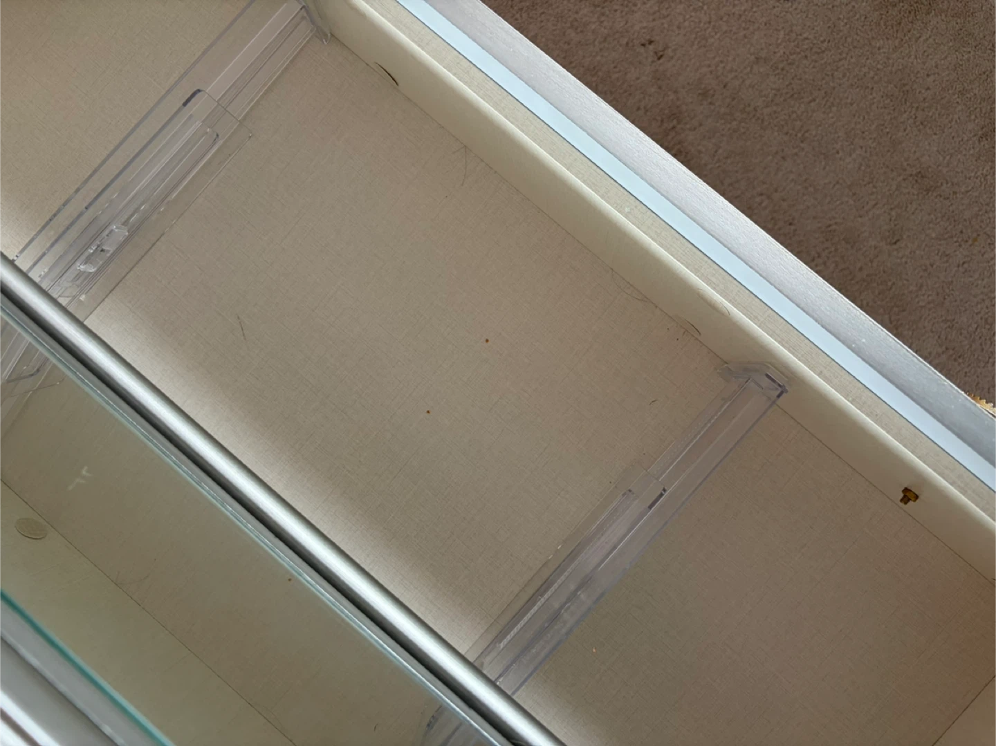 Mirrored 3-Drawer Dresser - photo 3