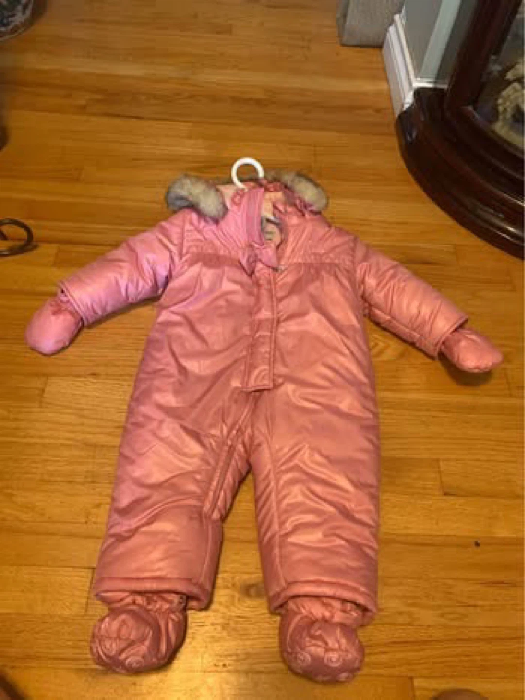 Snowsuit with removable gloves and booties🥕