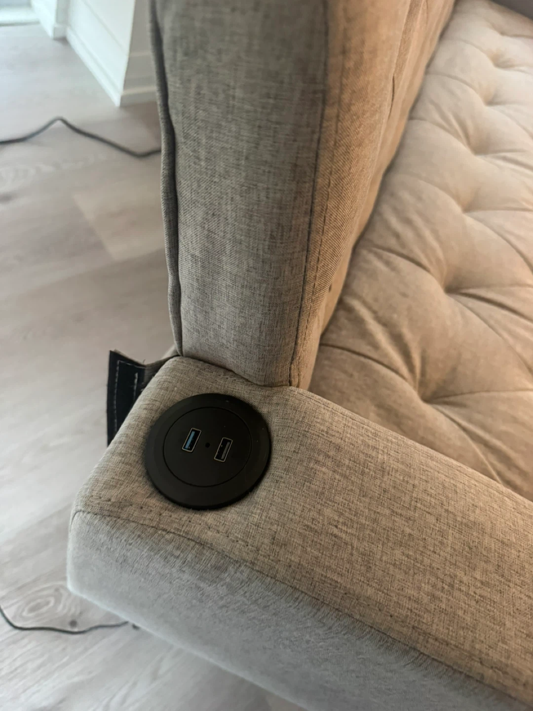 Tufted Sofa with Built-in USB Ports and Cup Holders - photo 5