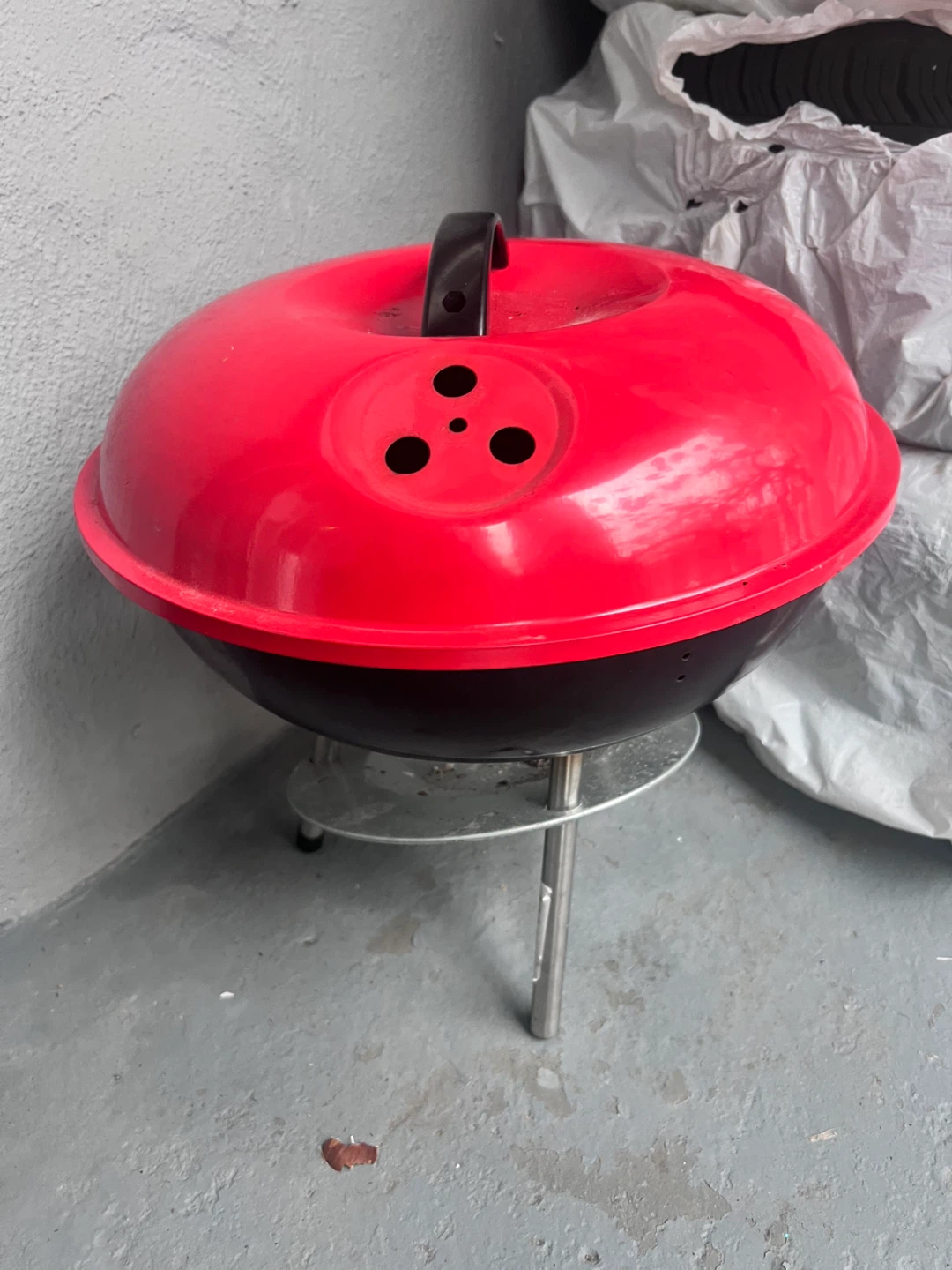 Red Kettle BBQ Grill (Free)
