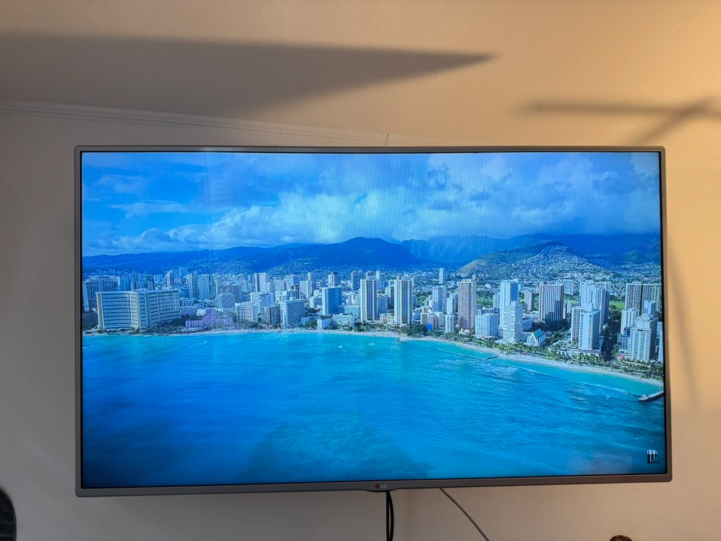 LG 55-inch Television Model:55LB6100