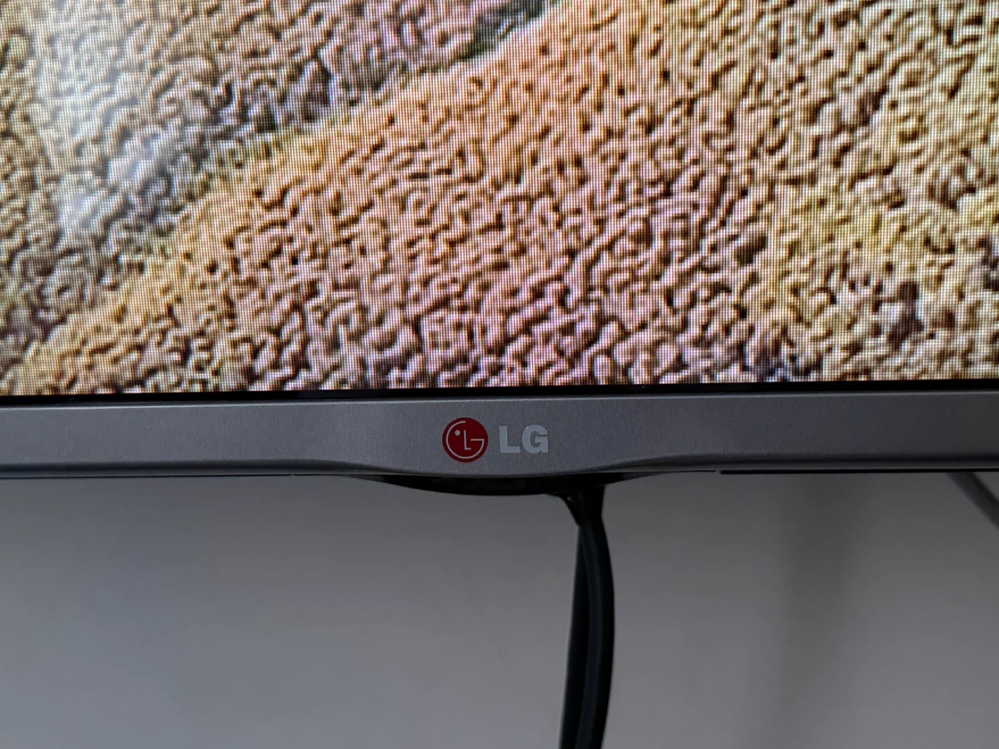 LG 55-inch Television Model:55LB6100 - photo 2