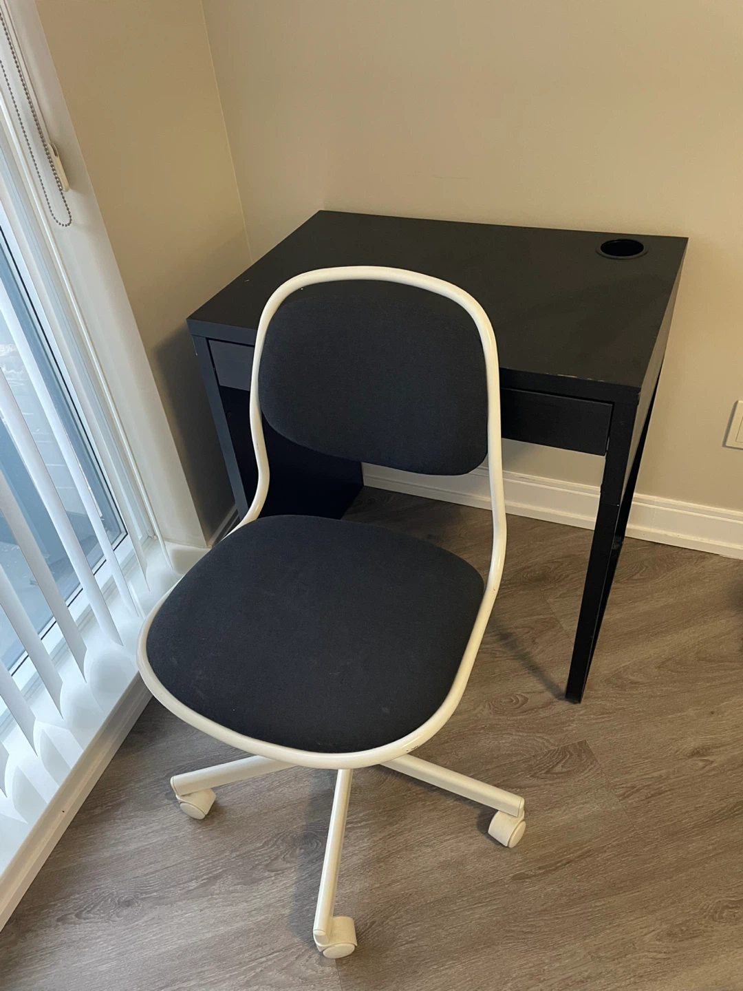 IKEA MICKE Desk and Chair Set - Black - photo 2