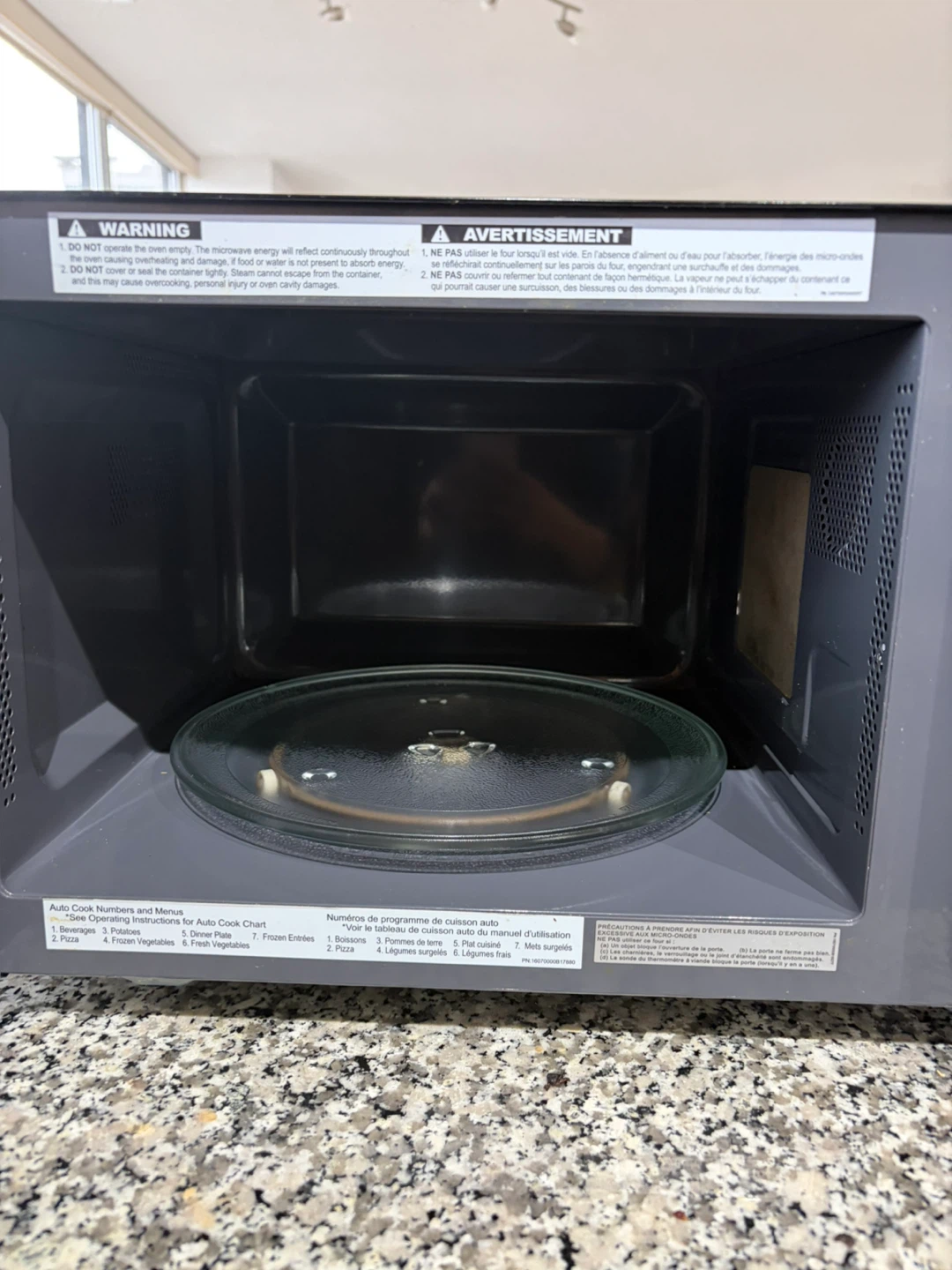 Panasonic 900W Microwave - photo 4
