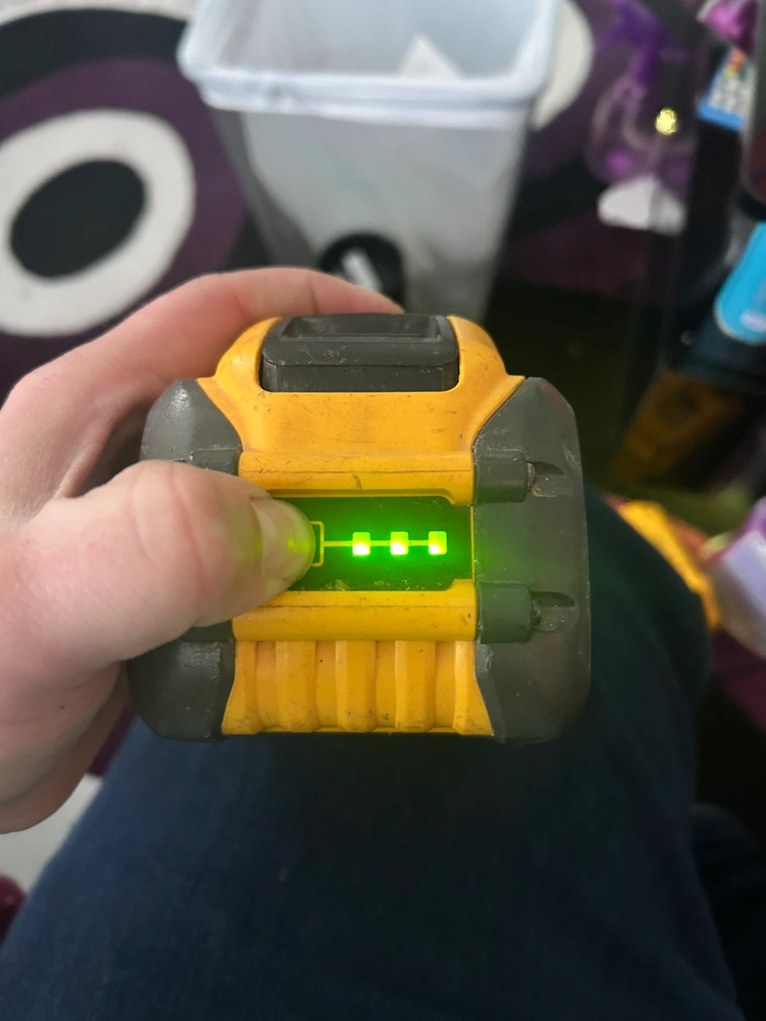 DEWALT FLEXVOLT 9Ah Lithium-ion Battery - photo 2