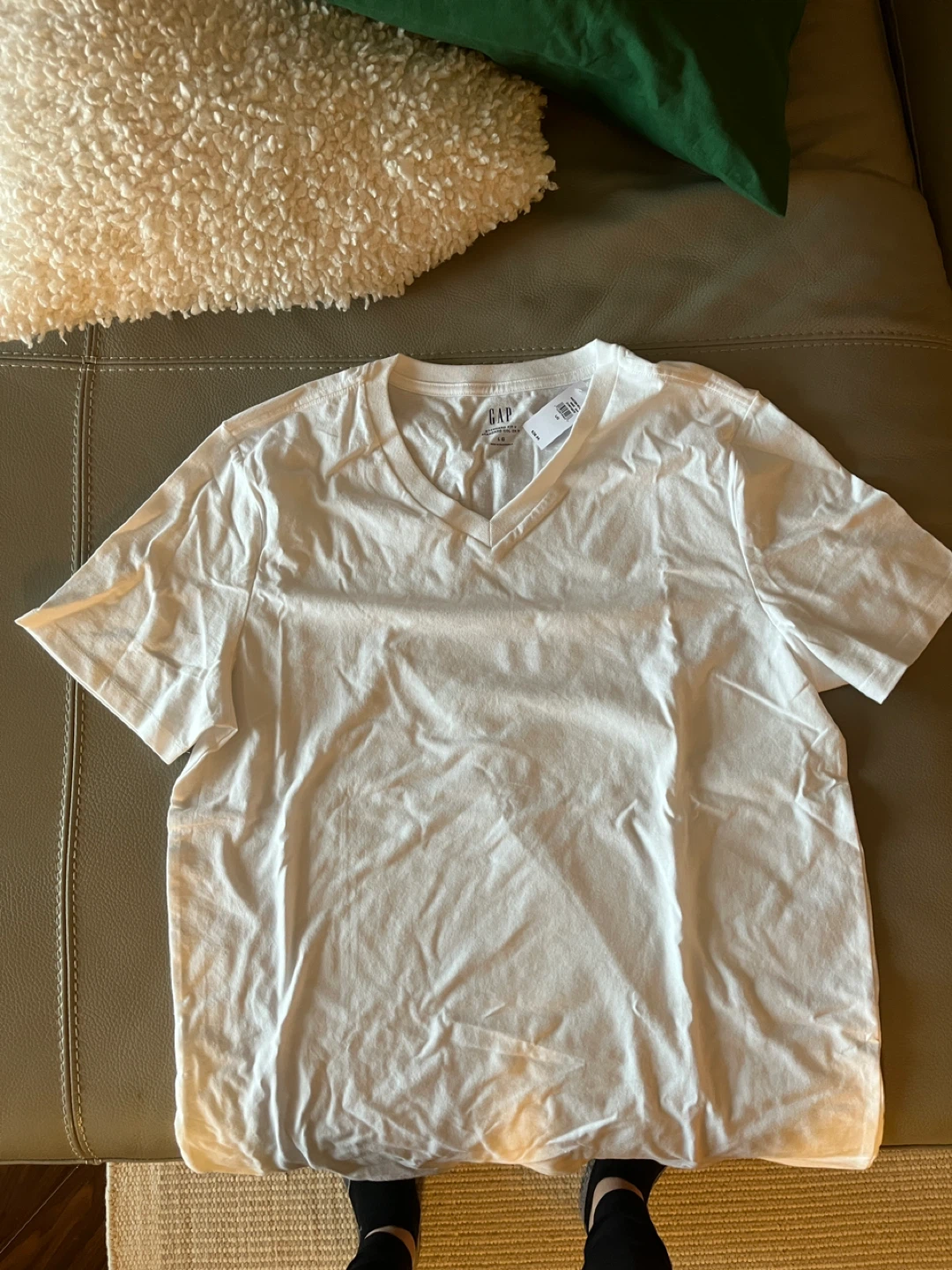 Brand new GAP Men's White V-Neck T-Shirt - Size L - photo 2