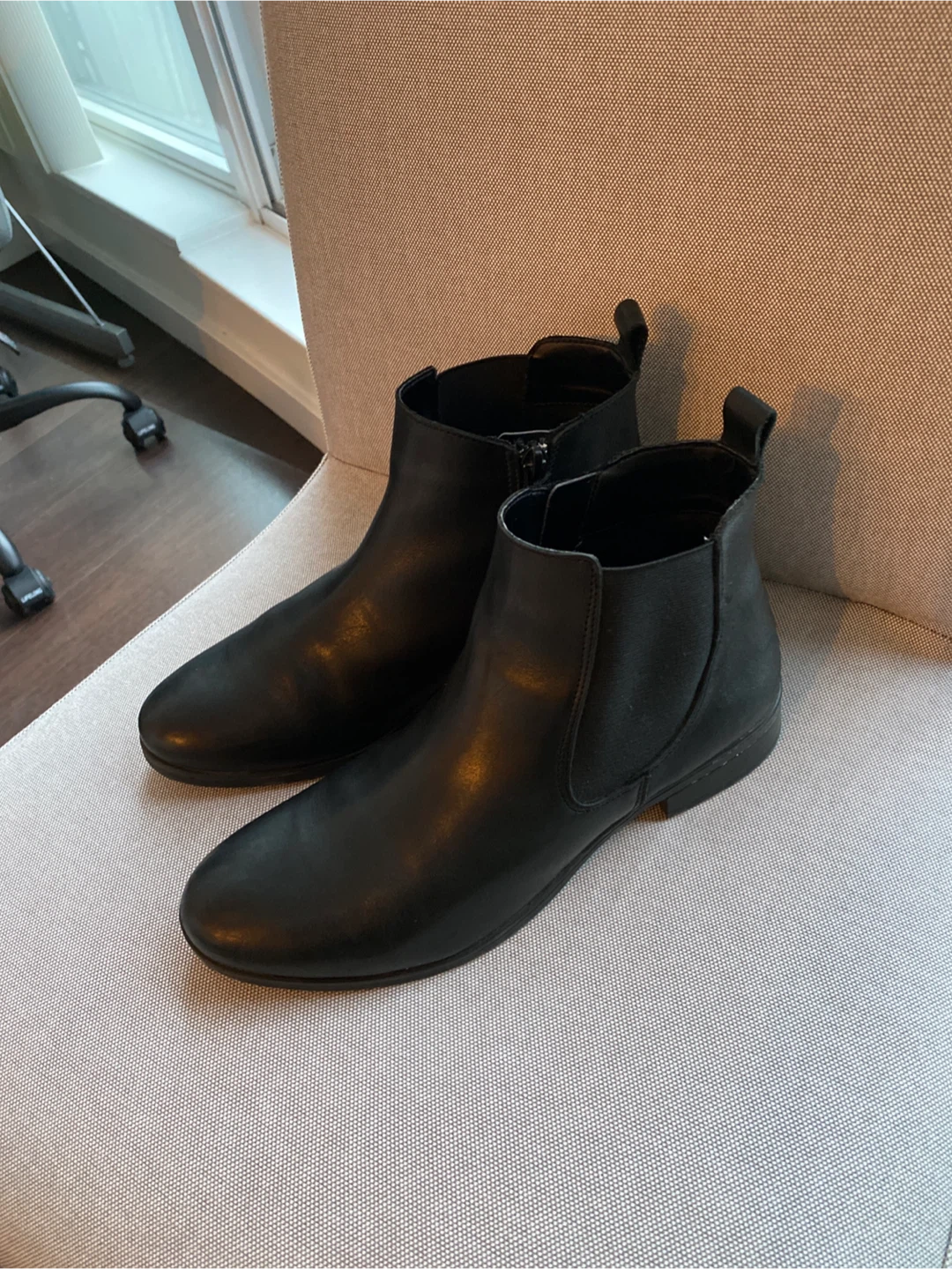 Aldo Black Leather Chelsea Boots - size 9 - photo 3