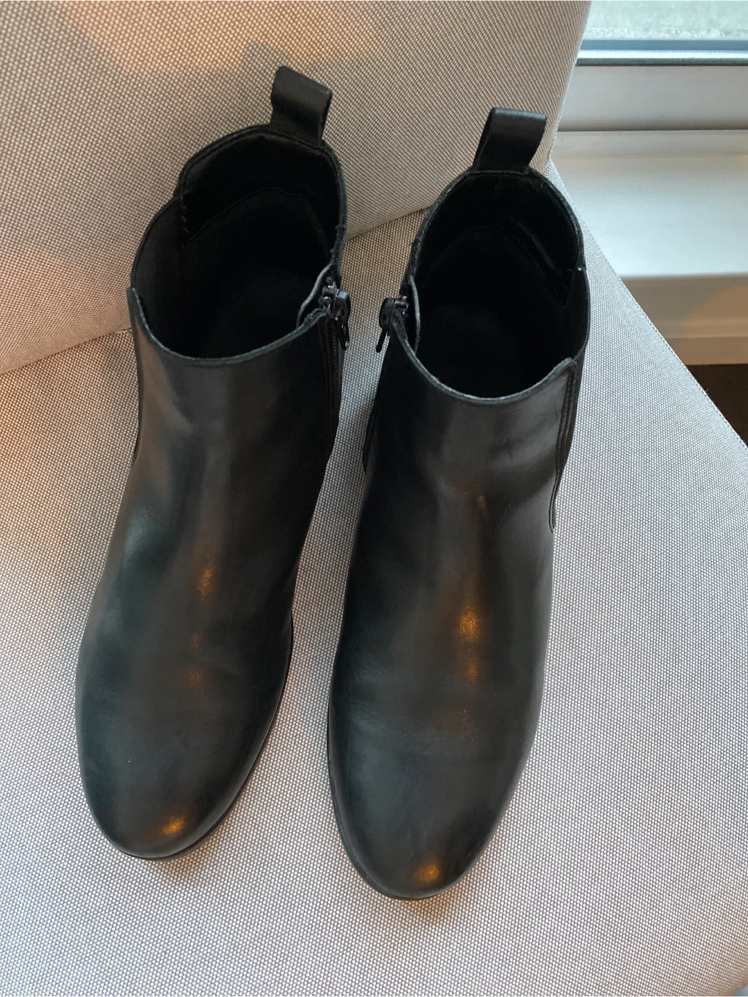 Aldo Black Leather Chelsea Boots - size 9 - photo 2