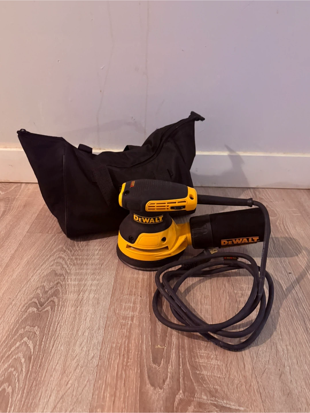 DEWALT Random Orbit Sander with Dust Bag - photo 3