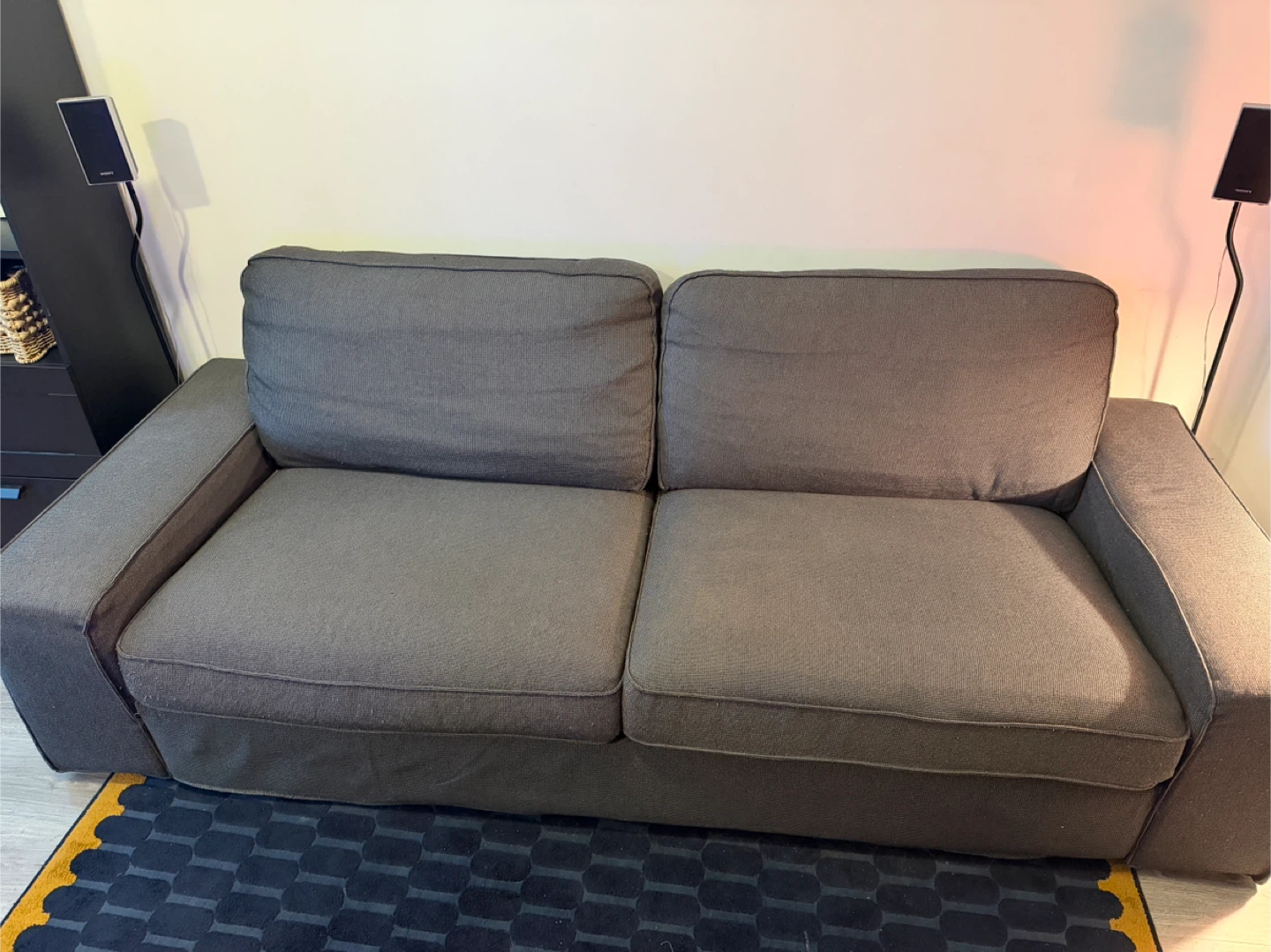 IKEA Kivik 3 seater sofa - Dark grey color + free coffee table - photo 3