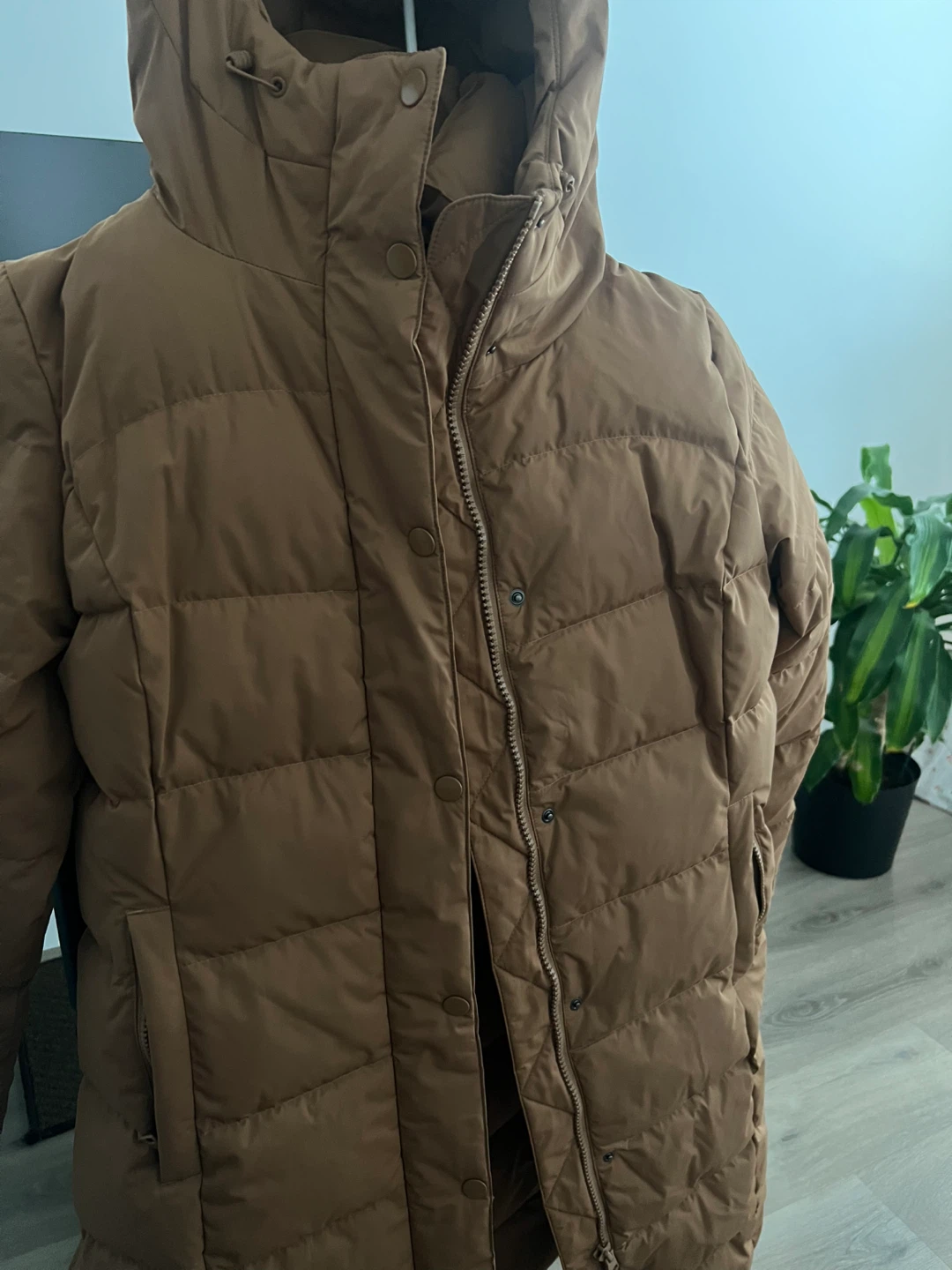 Brown Puffer Jacket M size - photo 5