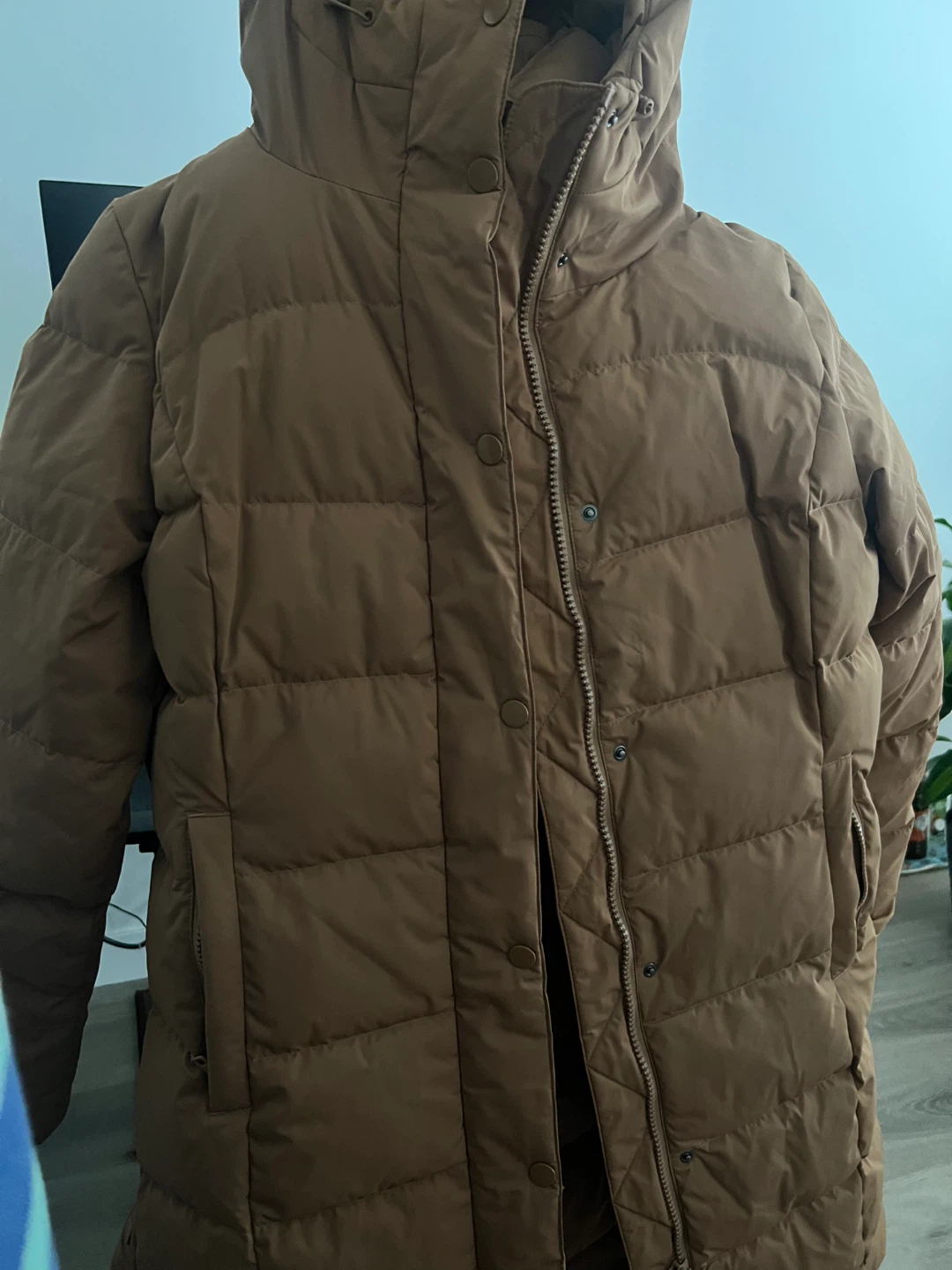 Brown Puffer Jacket M size - photo 4