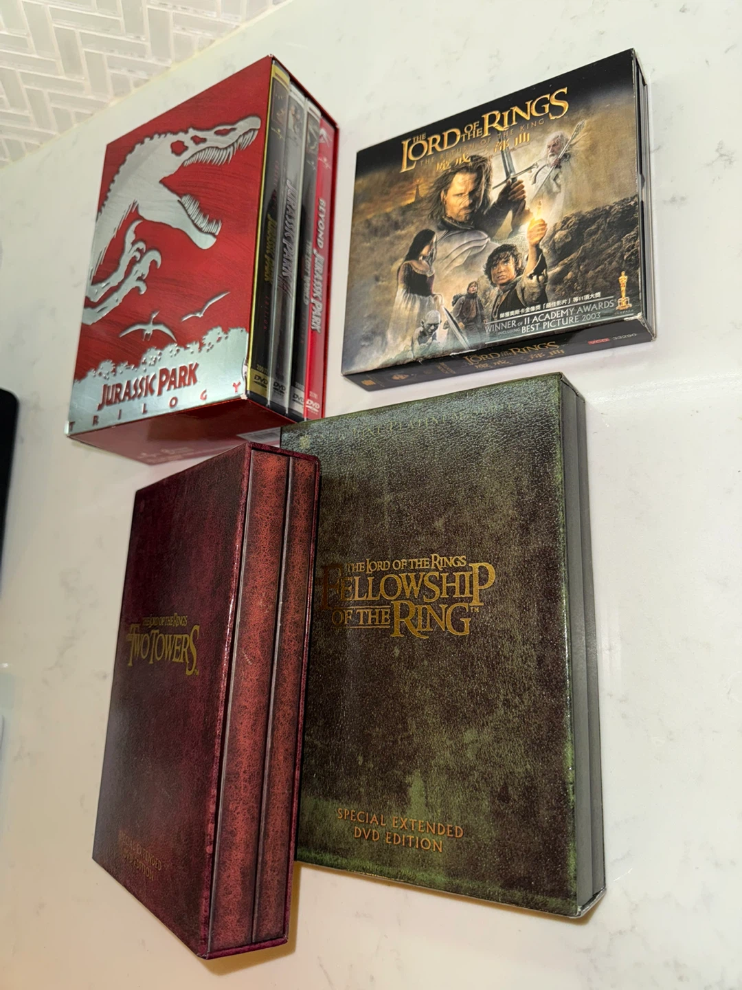 Jurassic Park Trilogy & Lord of the Rings Extended Editions - photo 3