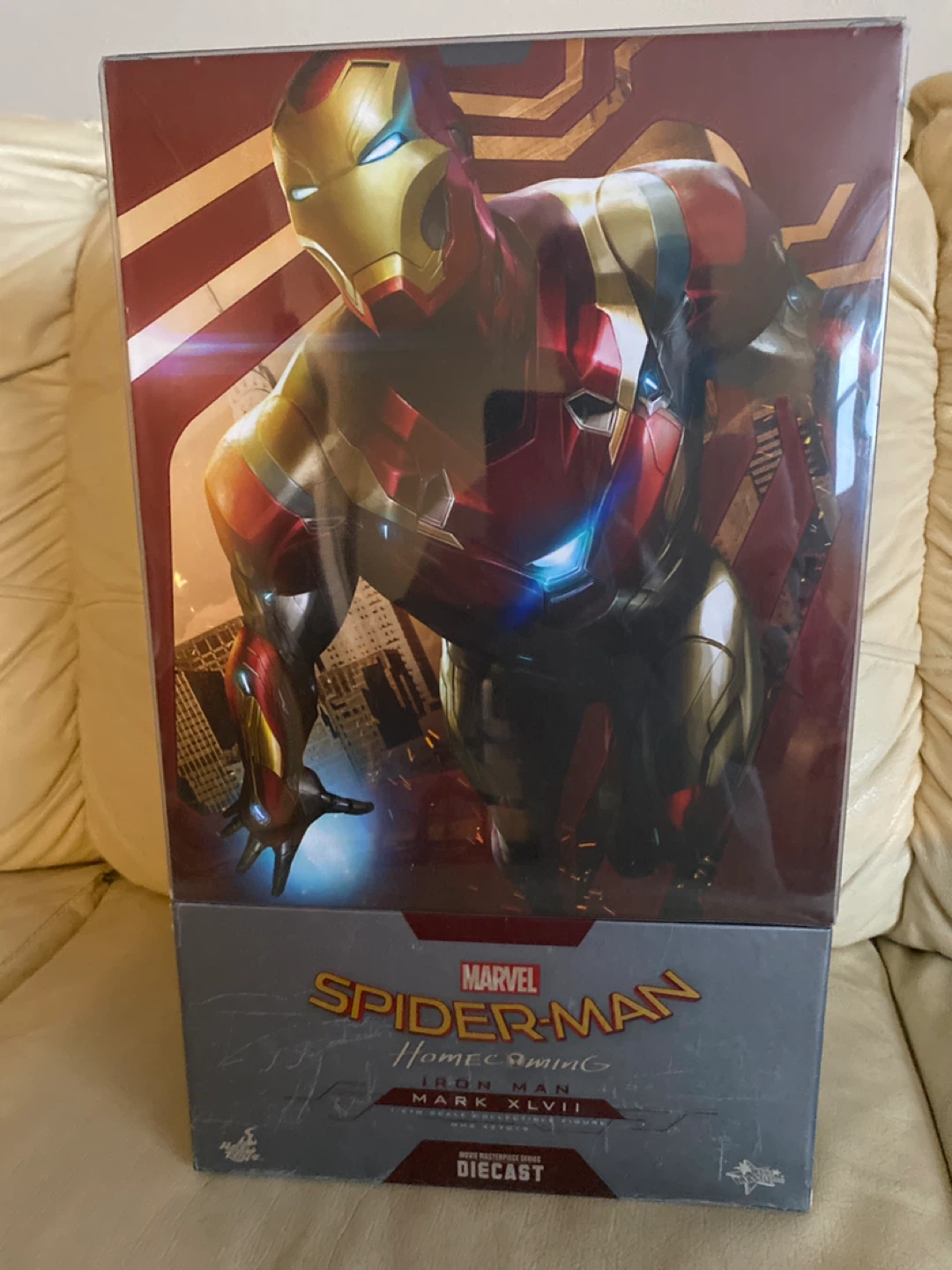 Hot Toys 1/6 MMS427 D19 Homecoming Iron Man Mark 47 XLVII - photo 4