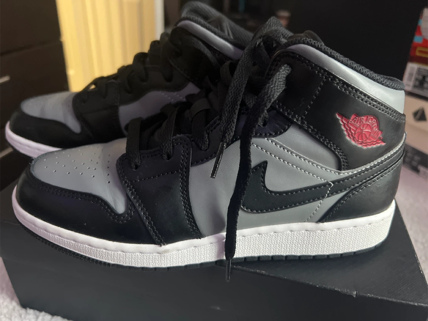Air Jordan 1 Mid SE GS "Cool Grey"- 6Y