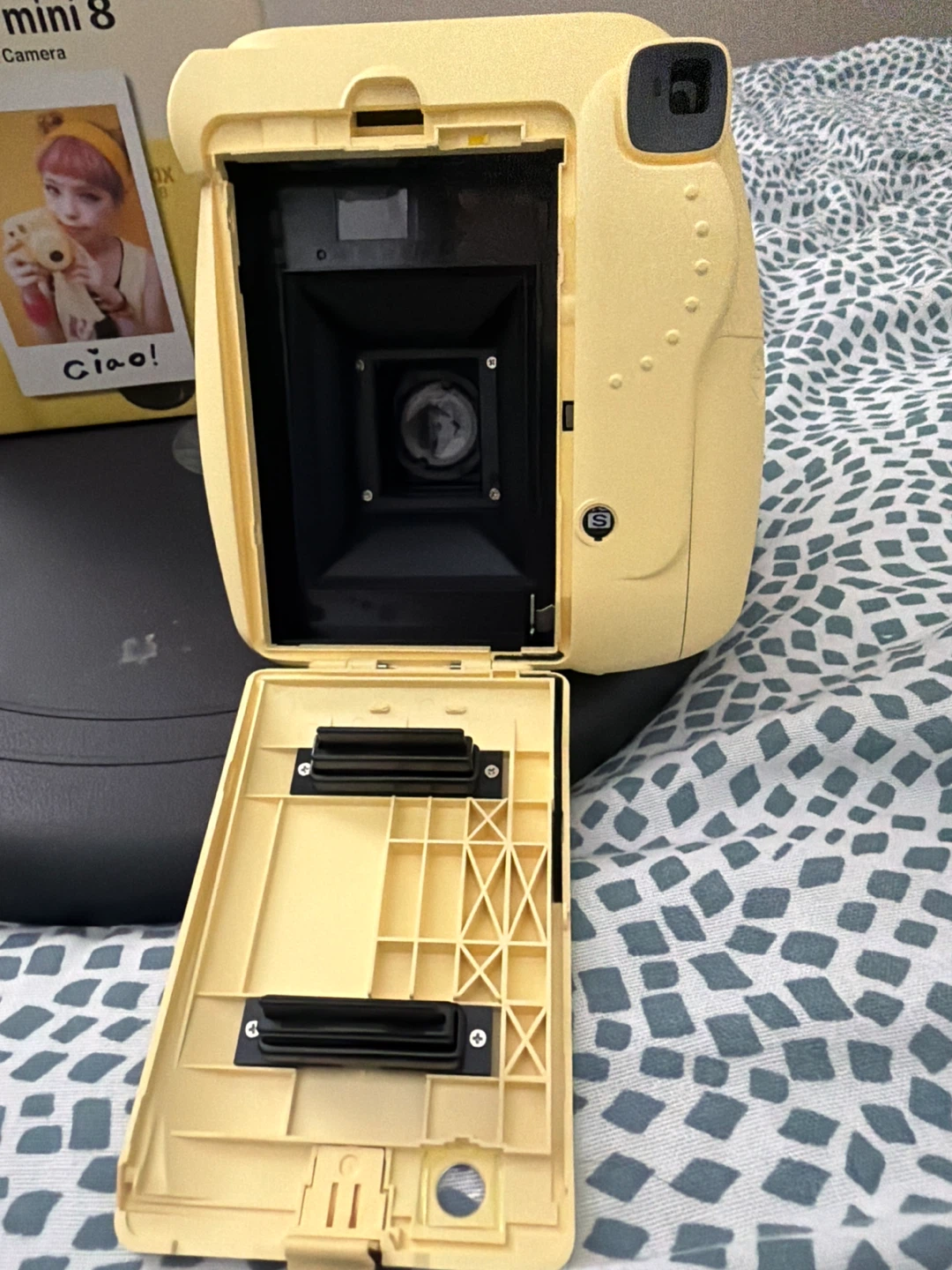 Fujifilm Instax Mini 8 Yellow Instant Camera - photo 4
