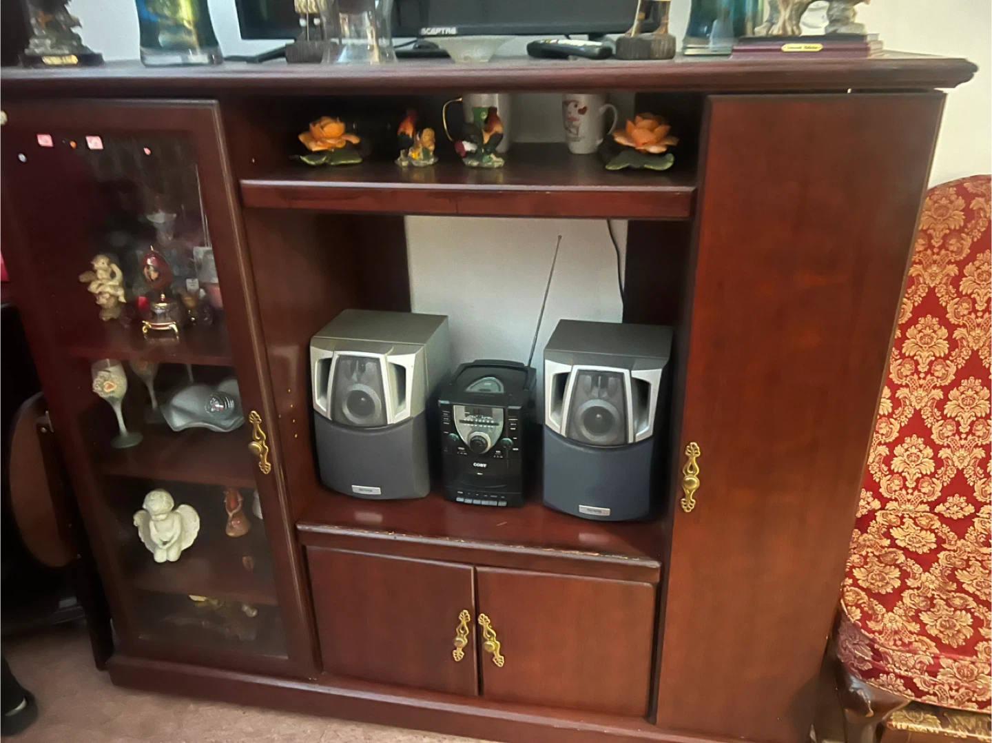 Vintage Entertainment Center and Furniture Set - photo 5