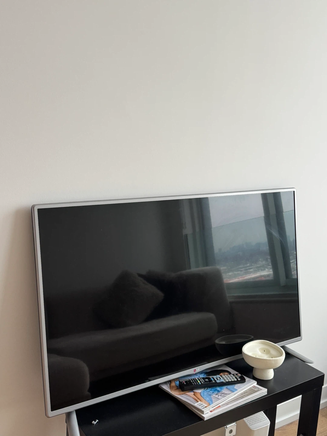 LG TV 48” - photo 2