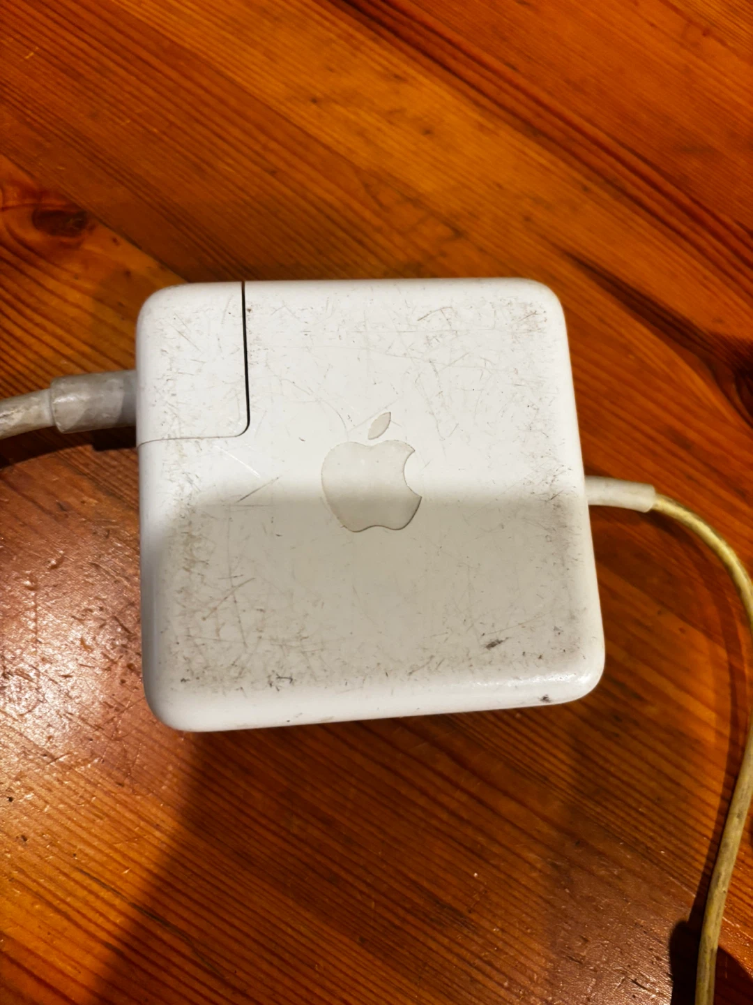 Apple MacBook MagSafe Charger - photo 4