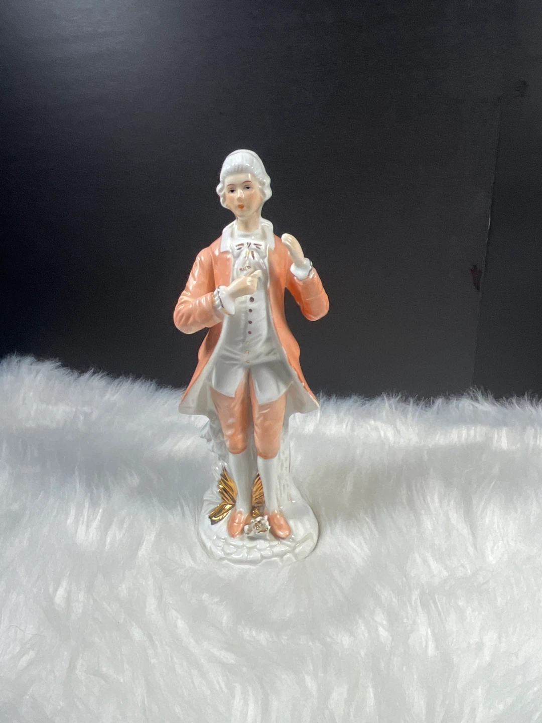 Vintage Porcelain Victorian/colonial gentleman