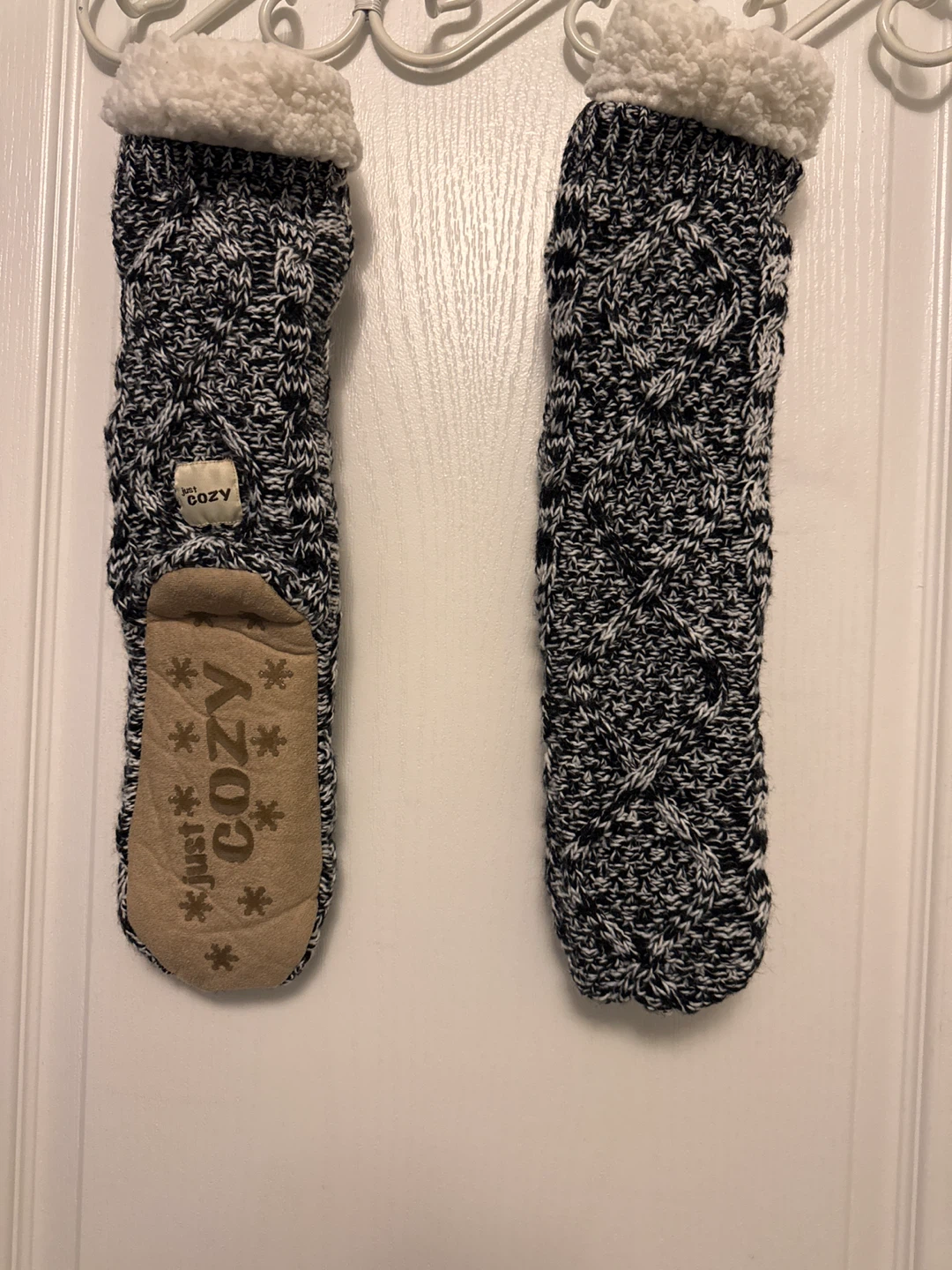 Brand New Just Cozy Slipper Socks 🥕 - photo 2