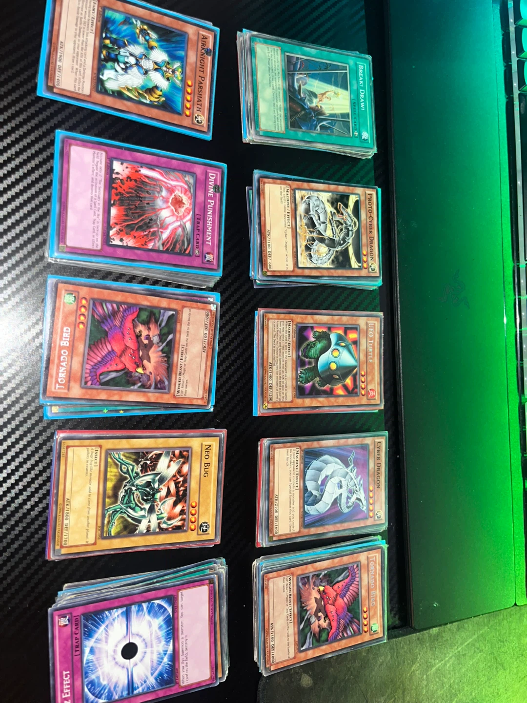 200 cards - Yu-Gi-Oh! Trading Card Collection