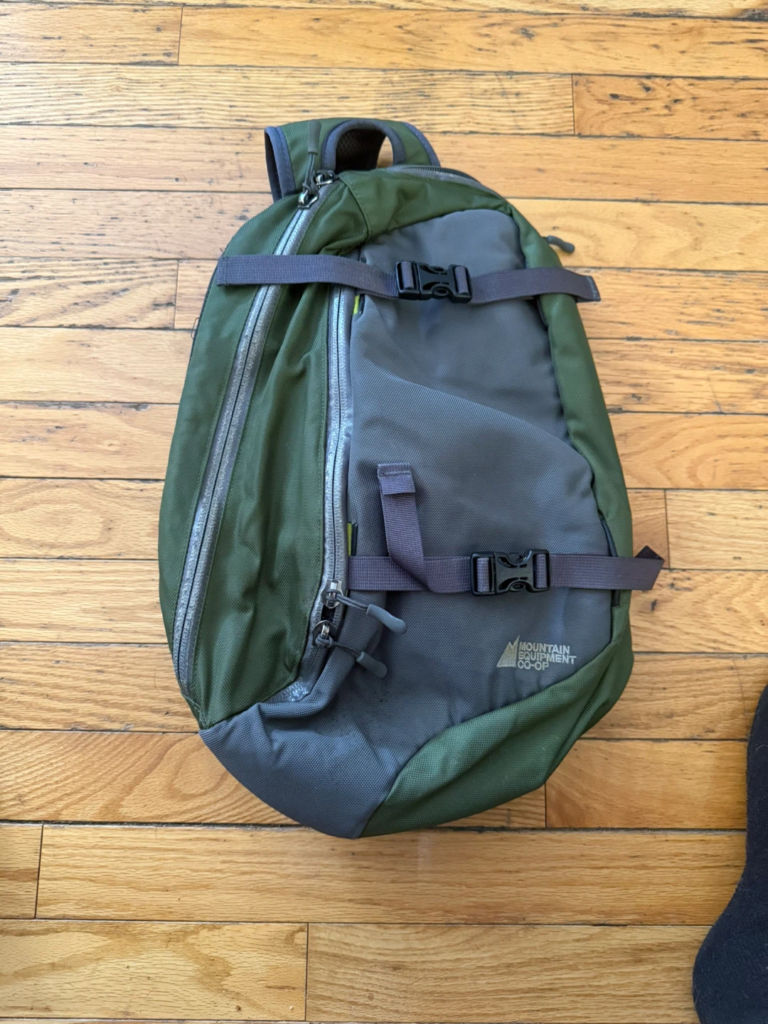 Mountain Equipment Co-op Sling Backpack - Green/Grey - photo 2