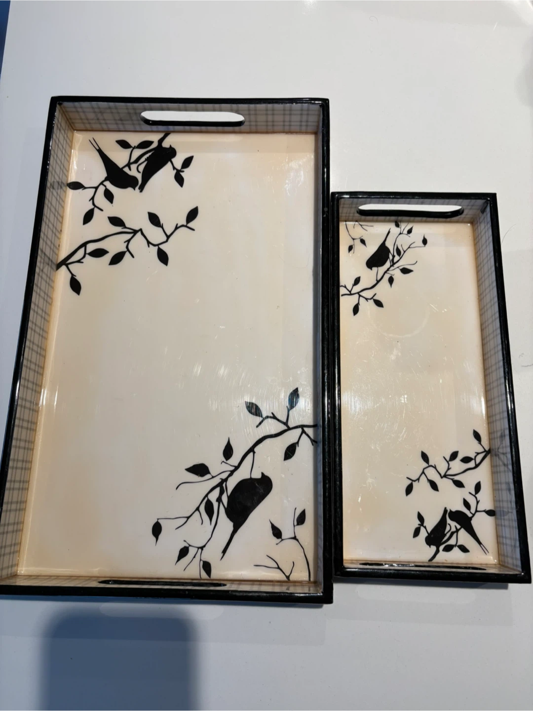 Set of 2 Decorative Serving Trays with Bird Design