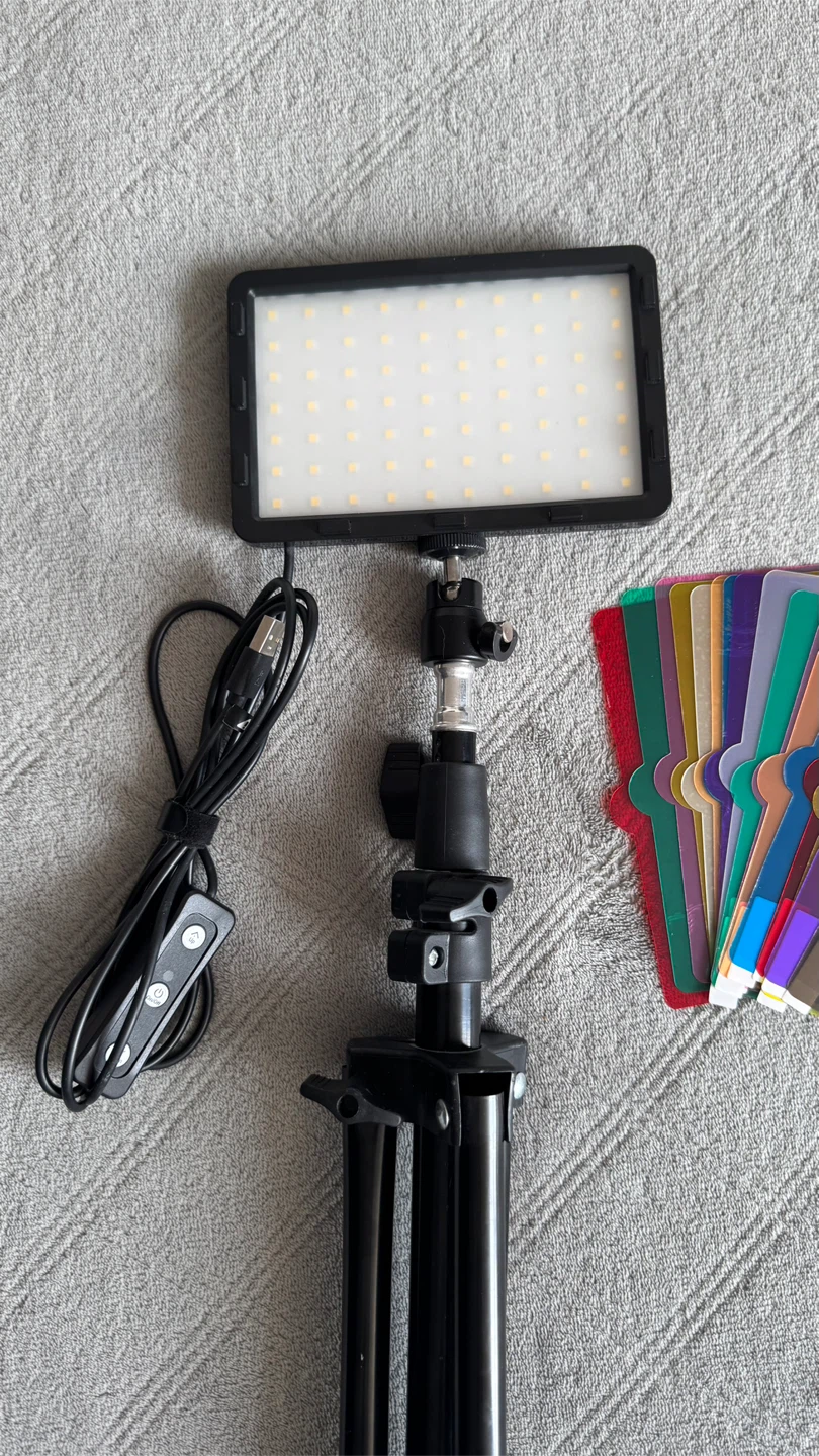 LED Studio Light with Tripod and Color Filters - photo 2