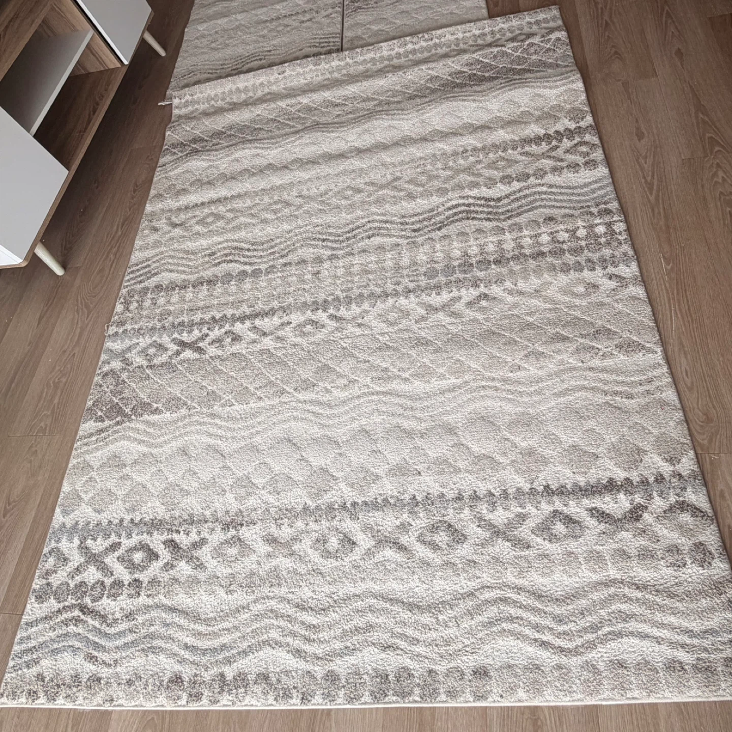 Area Rug with Geometric Pattern