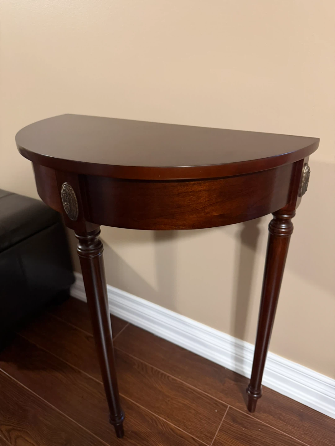 Half-moon Side Table - photo 3