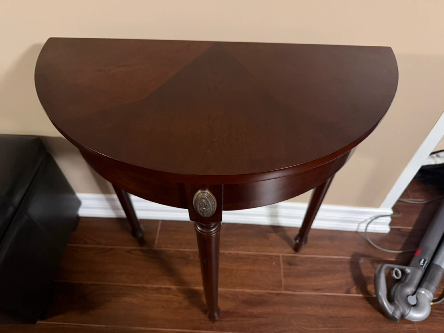 Half-moon Side Table - photo 4