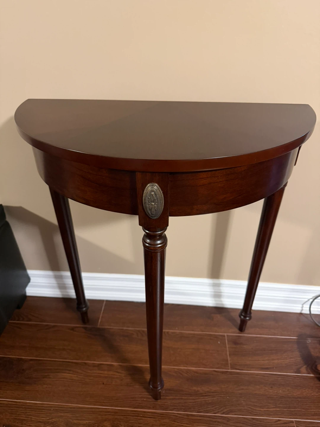 Half-moon Side Table - photo 2