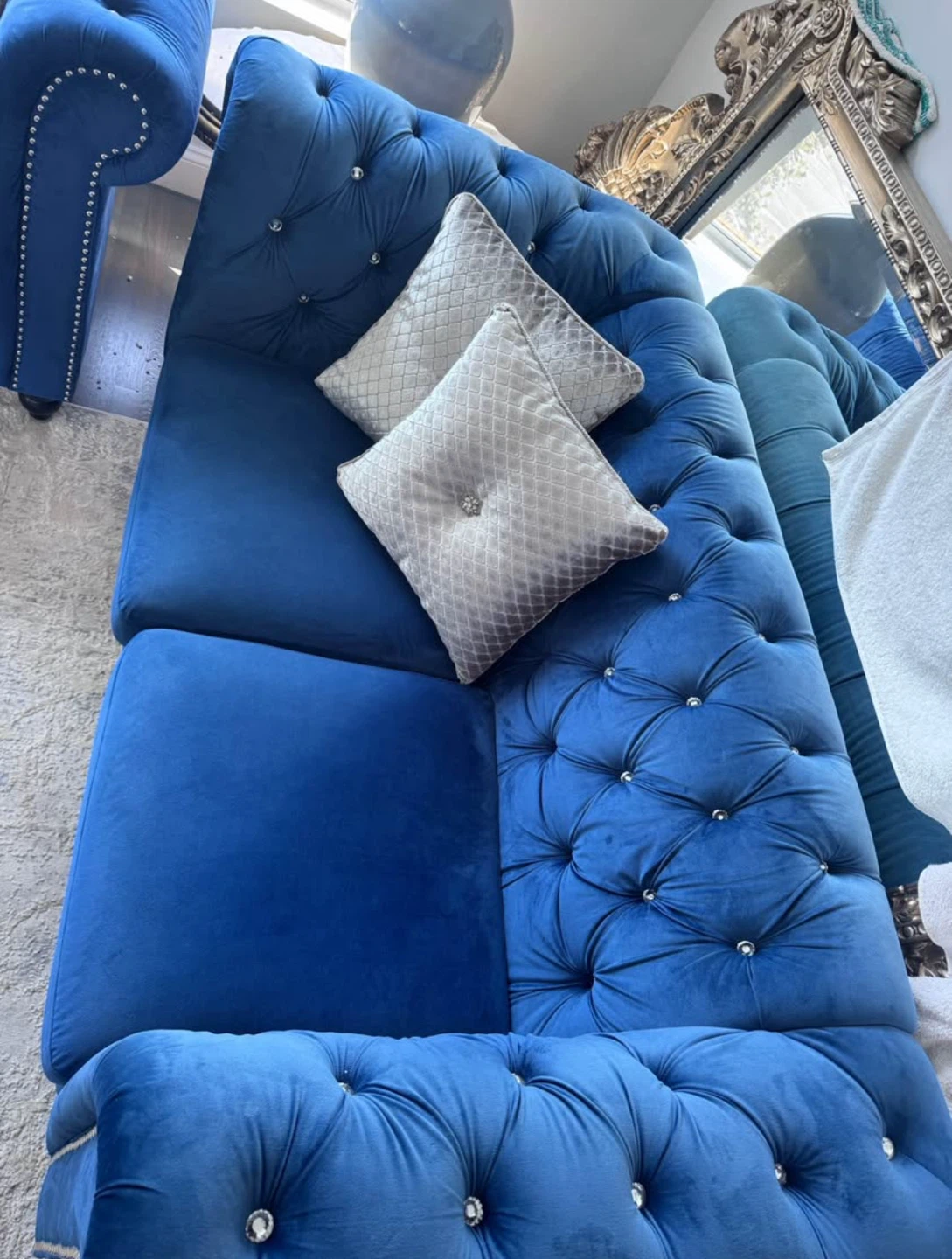 Blue Velvet Tufted Chesterfield Sofa - photo 3
