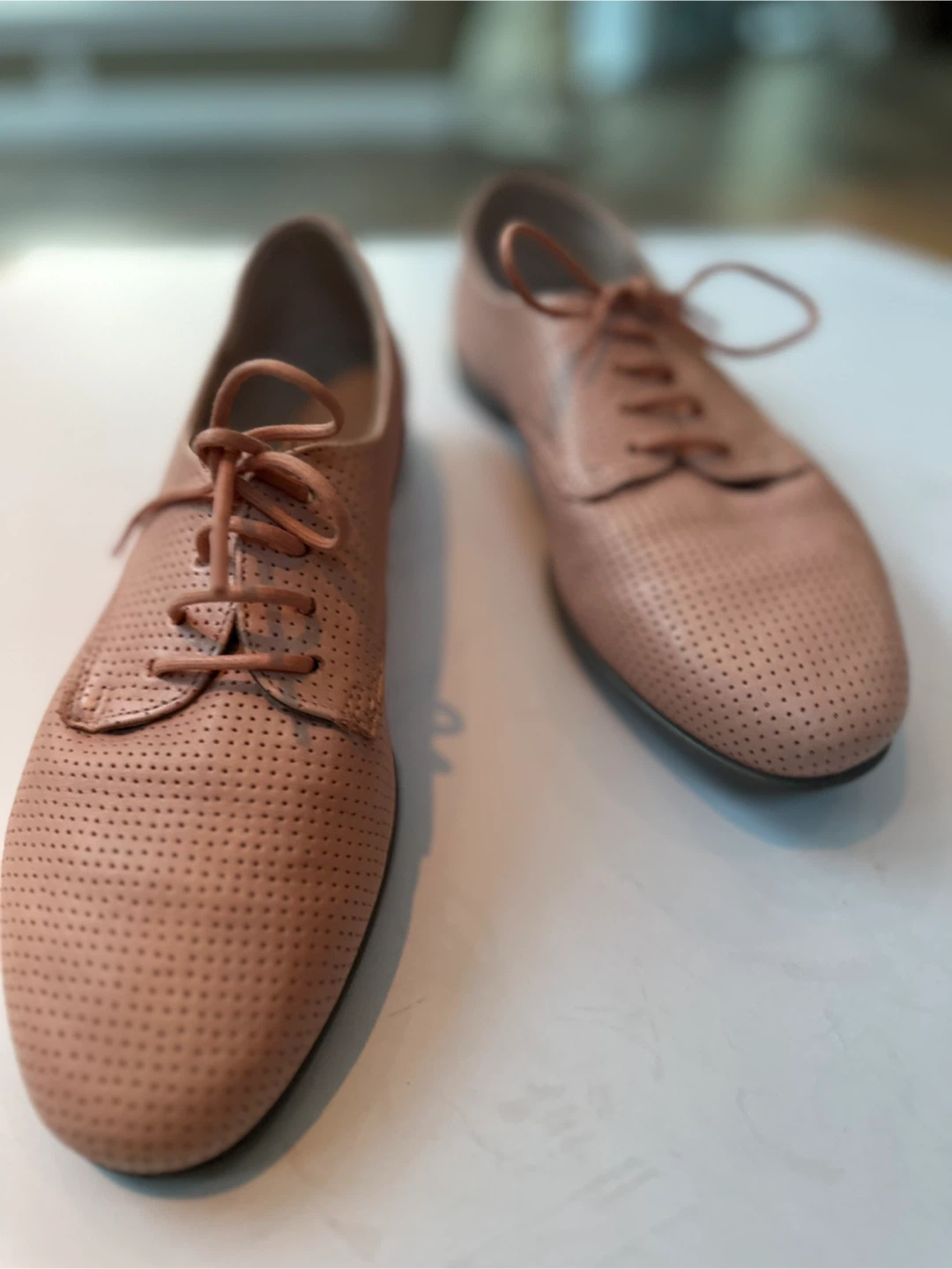 ECCO women’s  Perforated Leather Oxfords - Size 7/EU  38