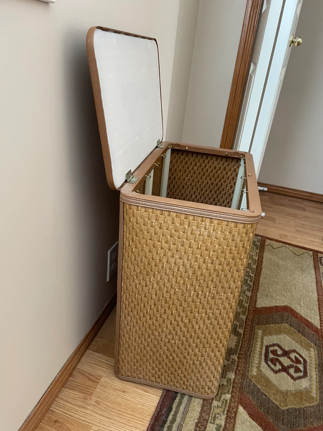 Wicker Laundry Hamper with Lid - photo 5