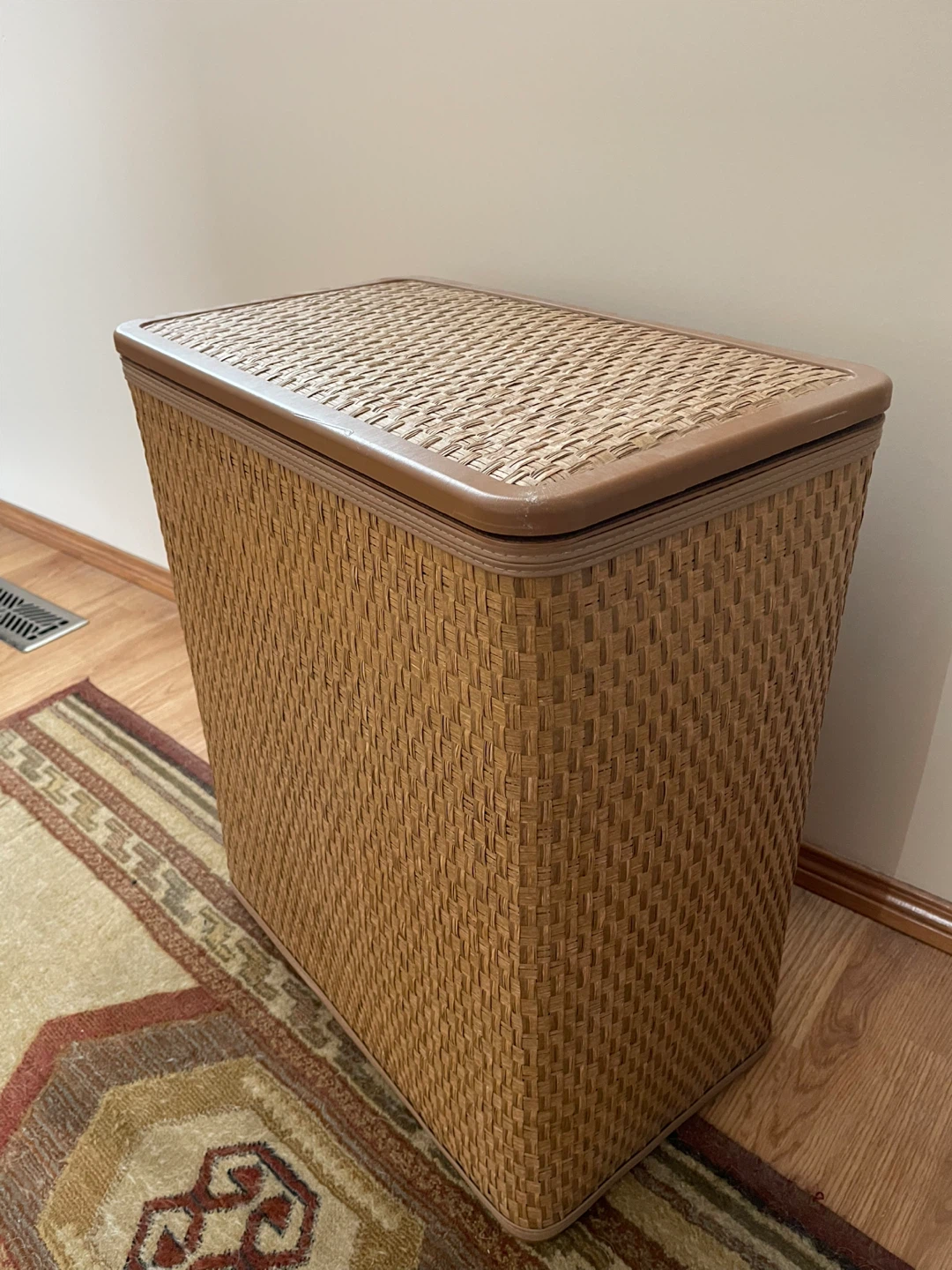 Wicker Laundry Hamper with Lid