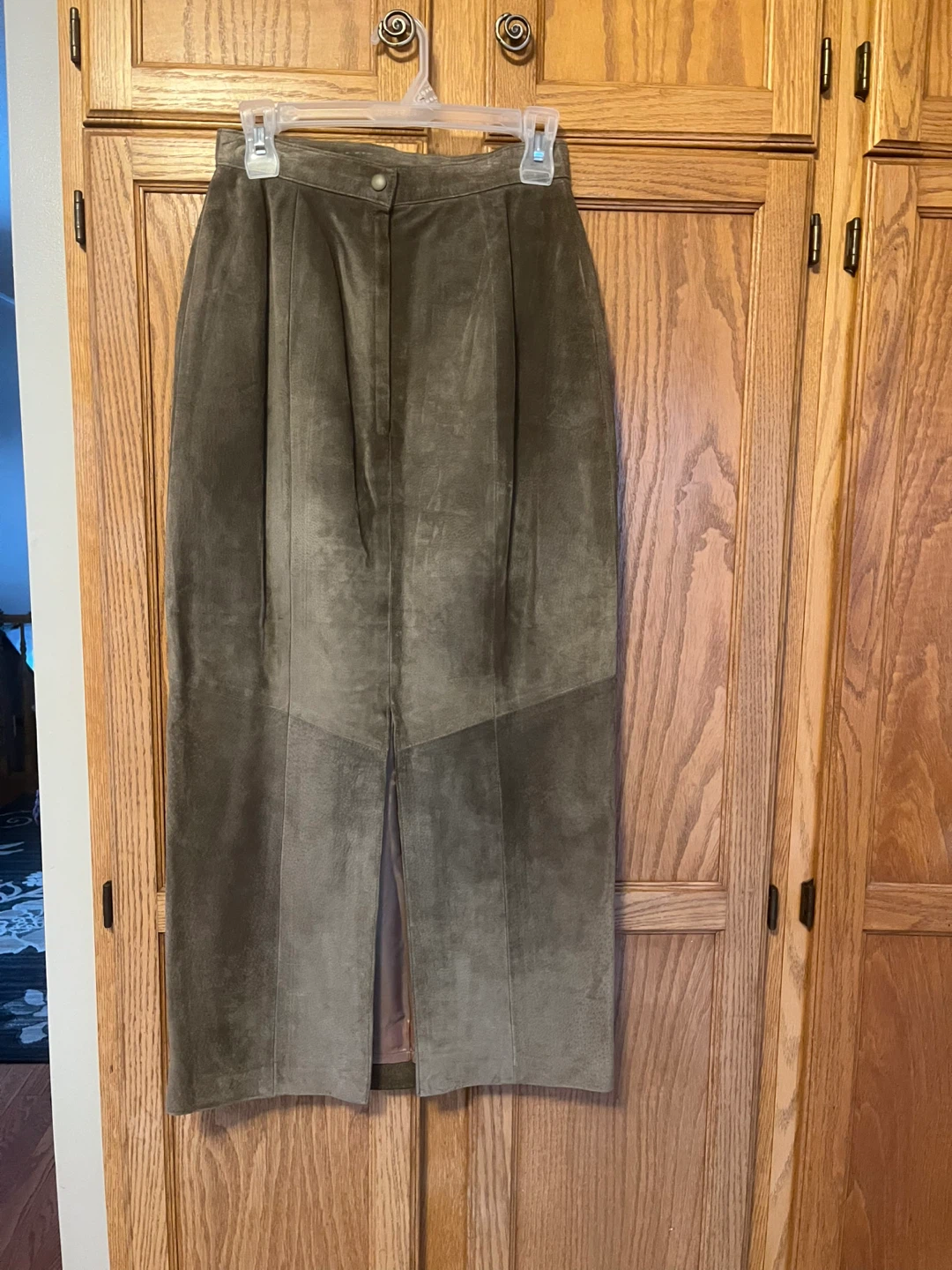 Danier Suede Maxi Skirt - Size 8-6 - photo 4