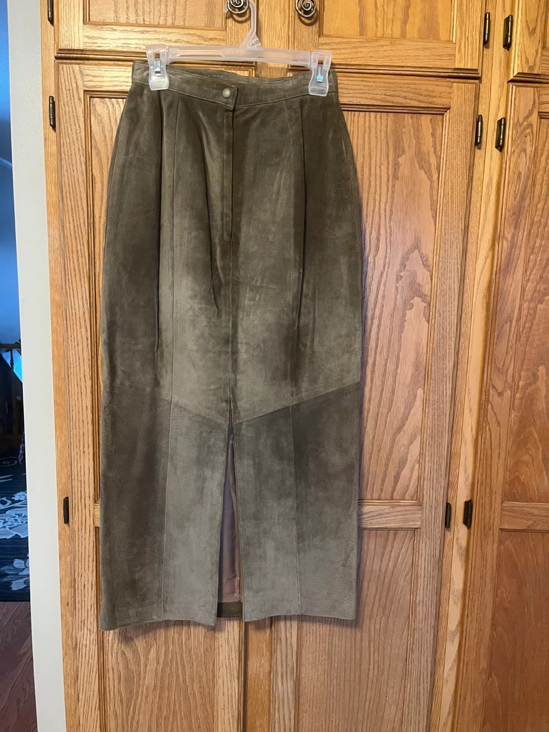 Danier Suede Maxi Skirt - Size 8-6 - photo 3