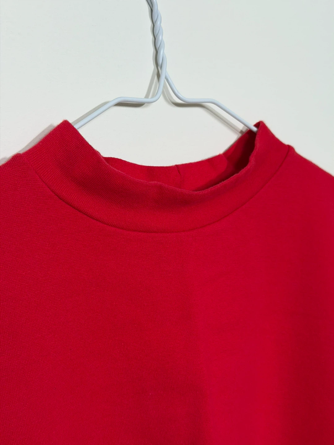 Red cropped top shirt - photo 4