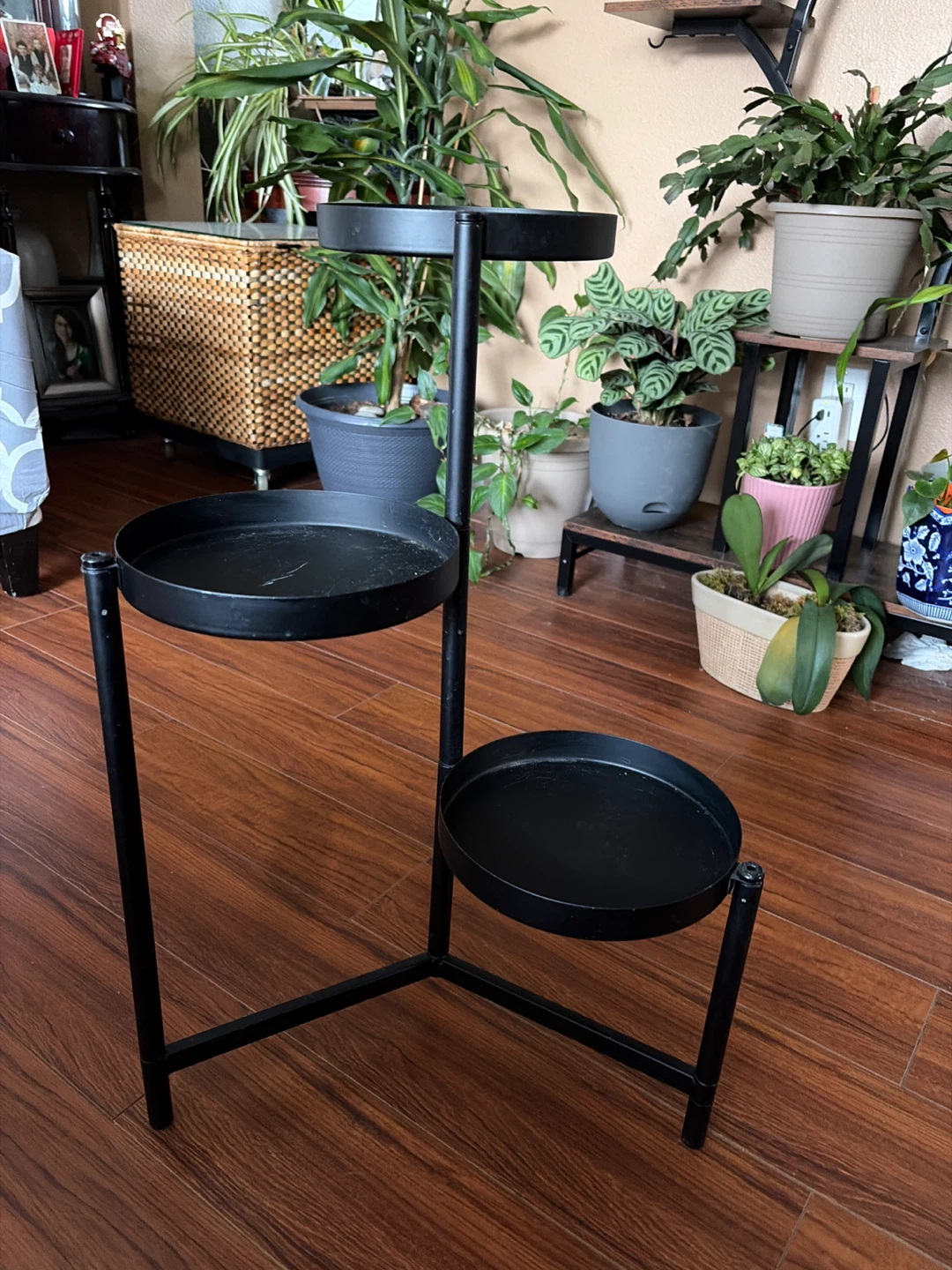 Black Metal 3-Tier Plant Stand