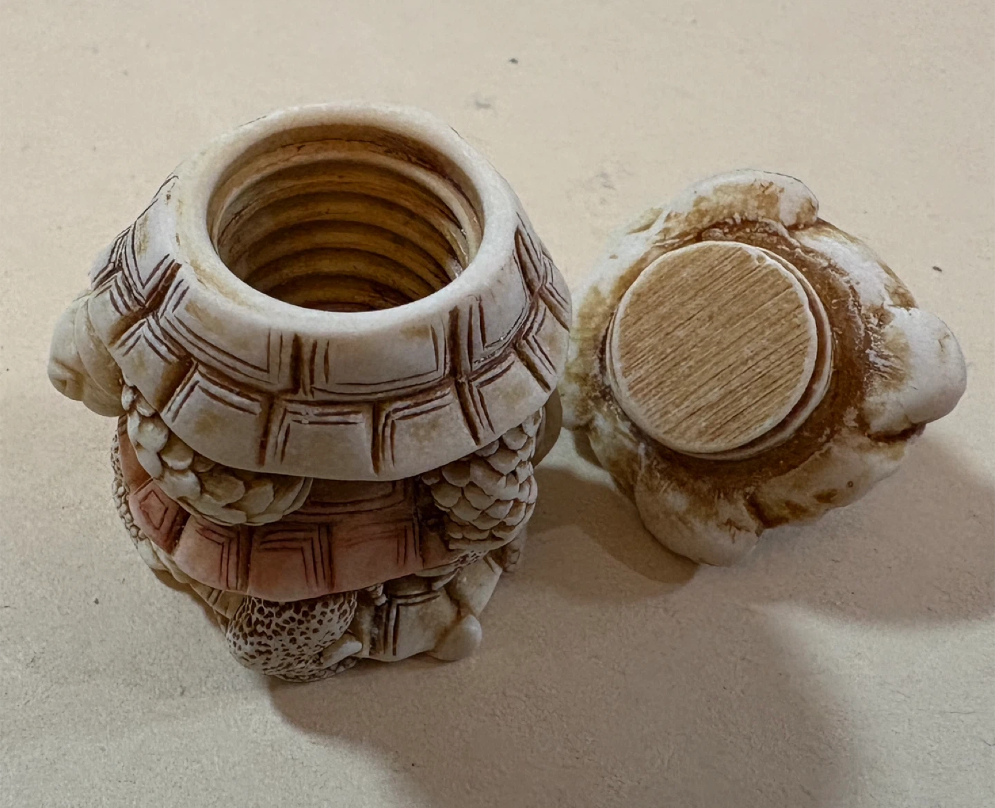 Hand Carved Turtle Stack Trinket Box / Pendant. Size 3x5 cm - photo 4