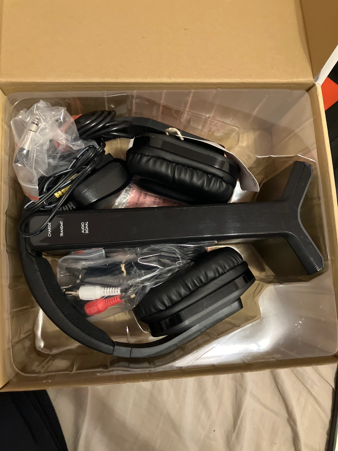 Avantree HT280 Wireless Headphone System with Charging Dock - photo 2