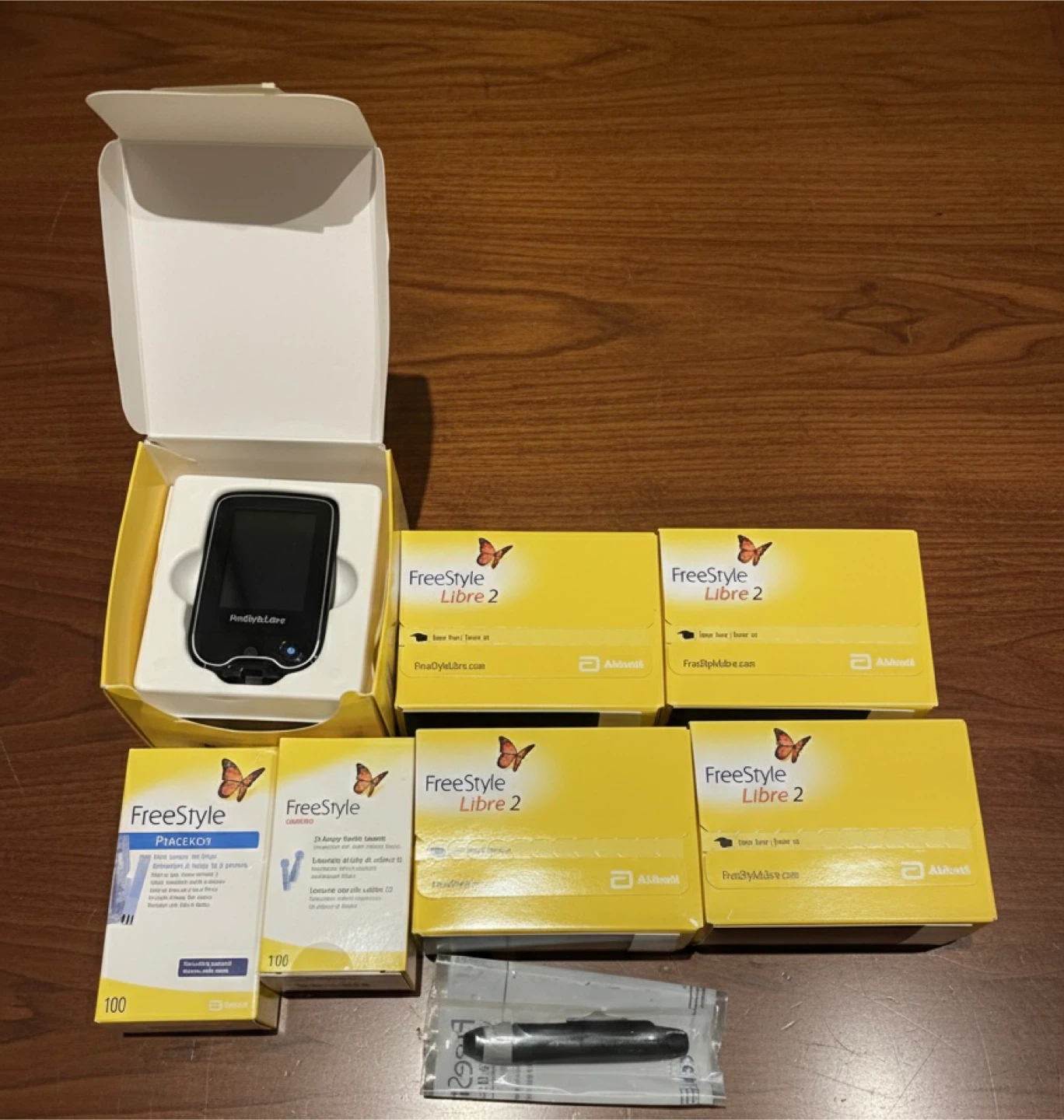 Four brand new Freestyle Libre 2  + glucose monitoring kit