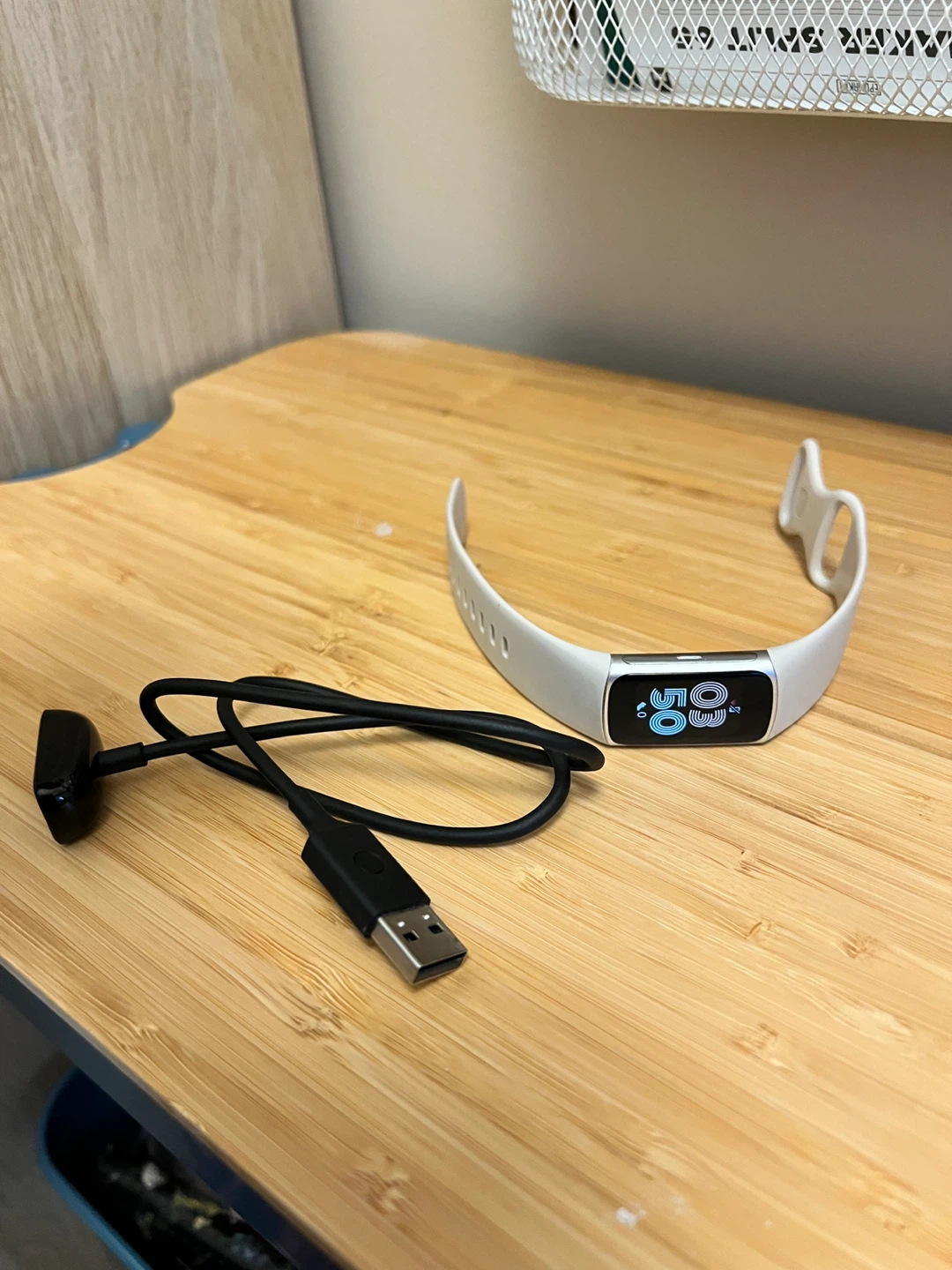 Fitbit charge 6 with 2 charging cables