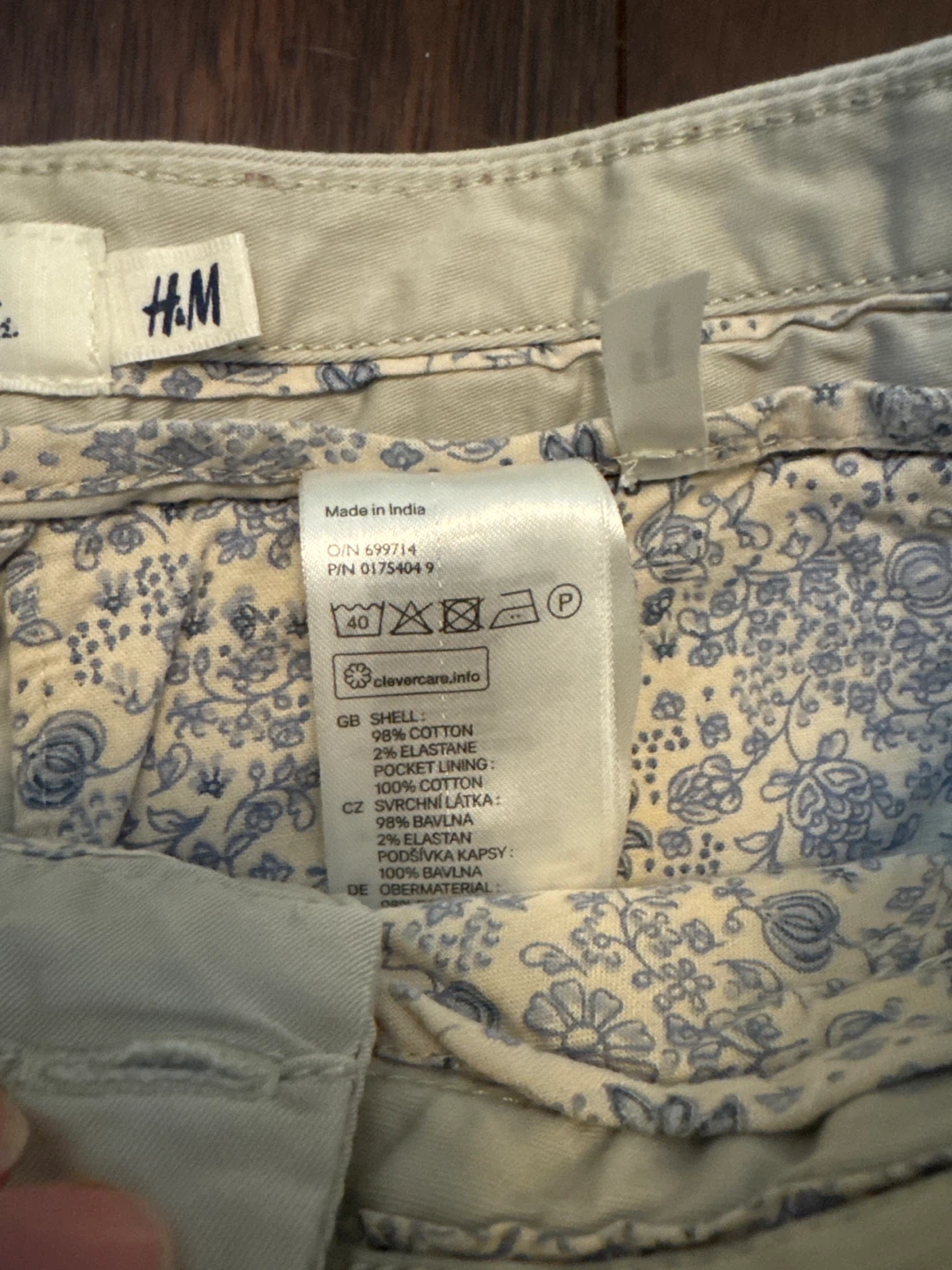 H&M L.O.G.G. Women's Beige Shorts - Size 4 - photo 4
