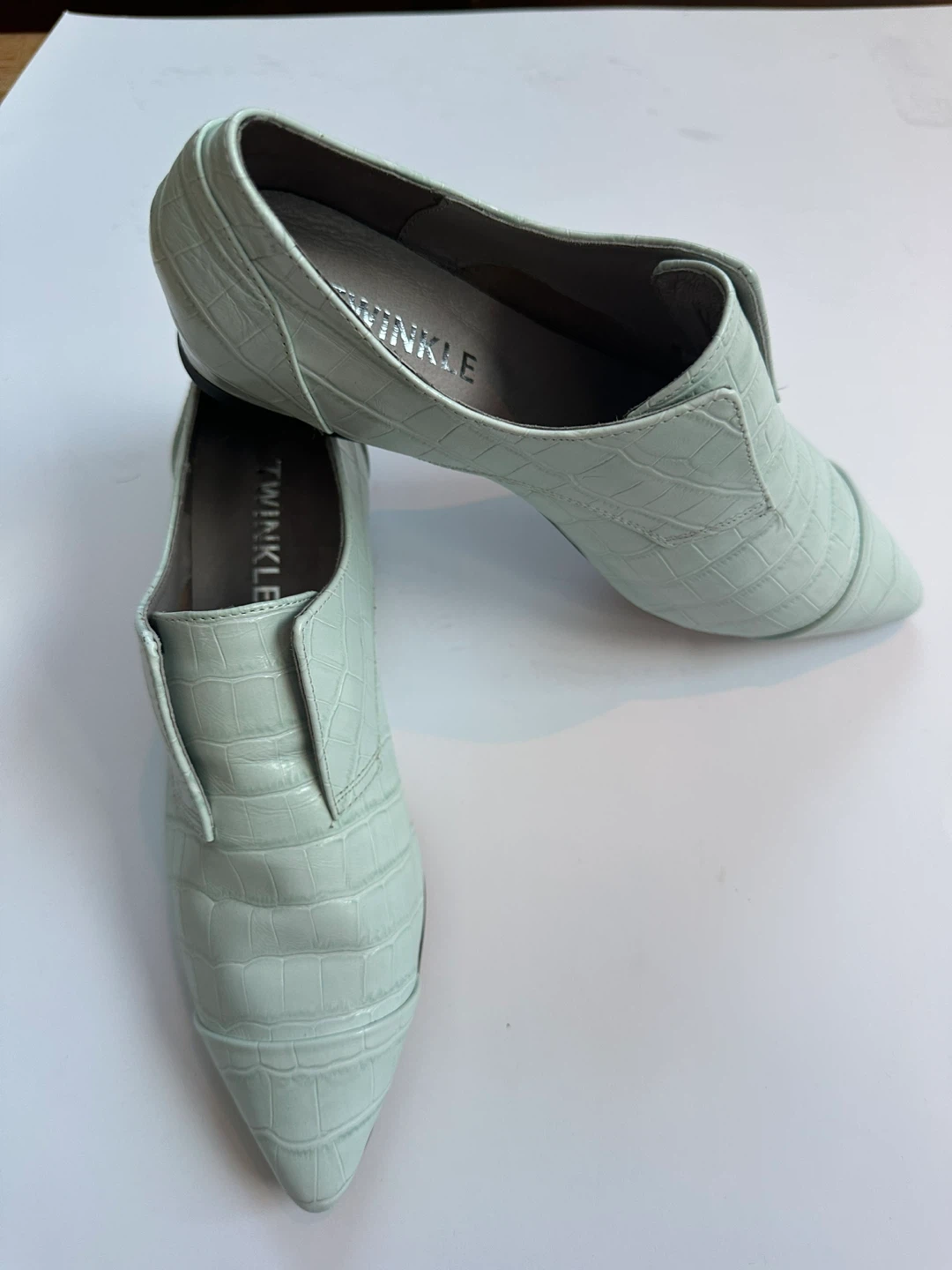 NEW! TWINKLE Women's Pale Blue Croc-Embossed Loafers Sz. 6/ EU37 - photo 2