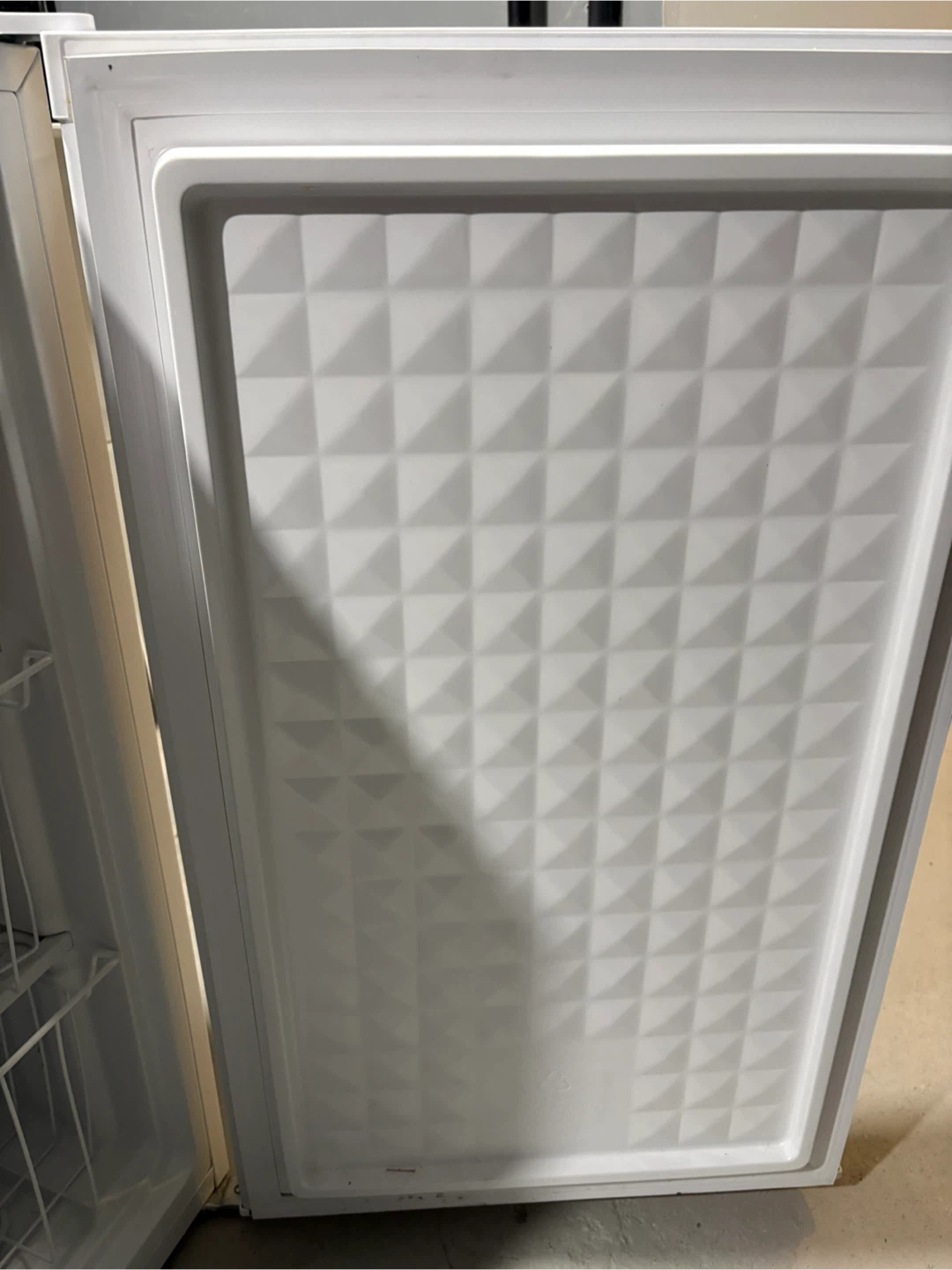 Arctic King Chest Freezer - photo 2