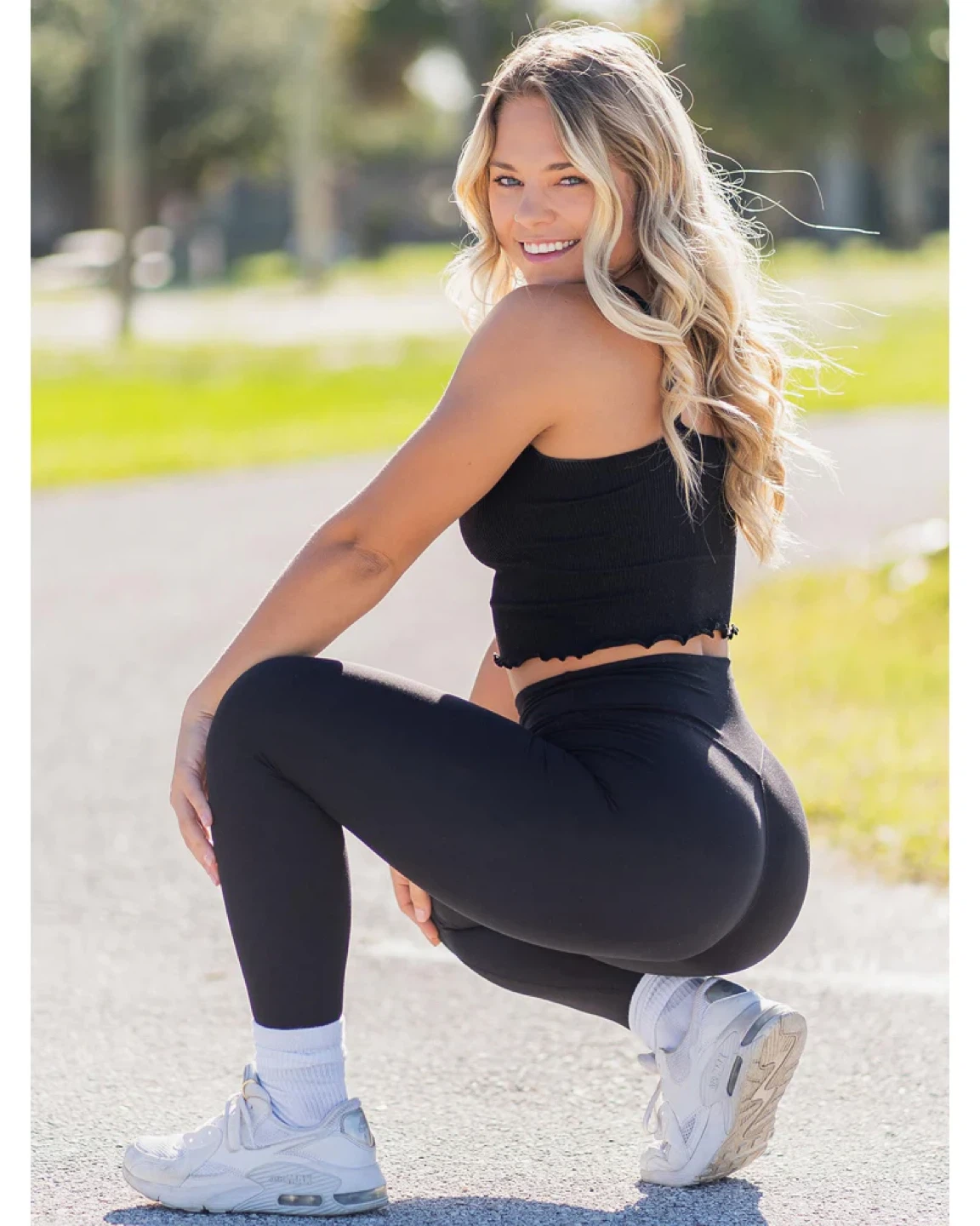 NEW! Sunzel Scrunch Butt Lifting Tummy Control Leggings - photo 4